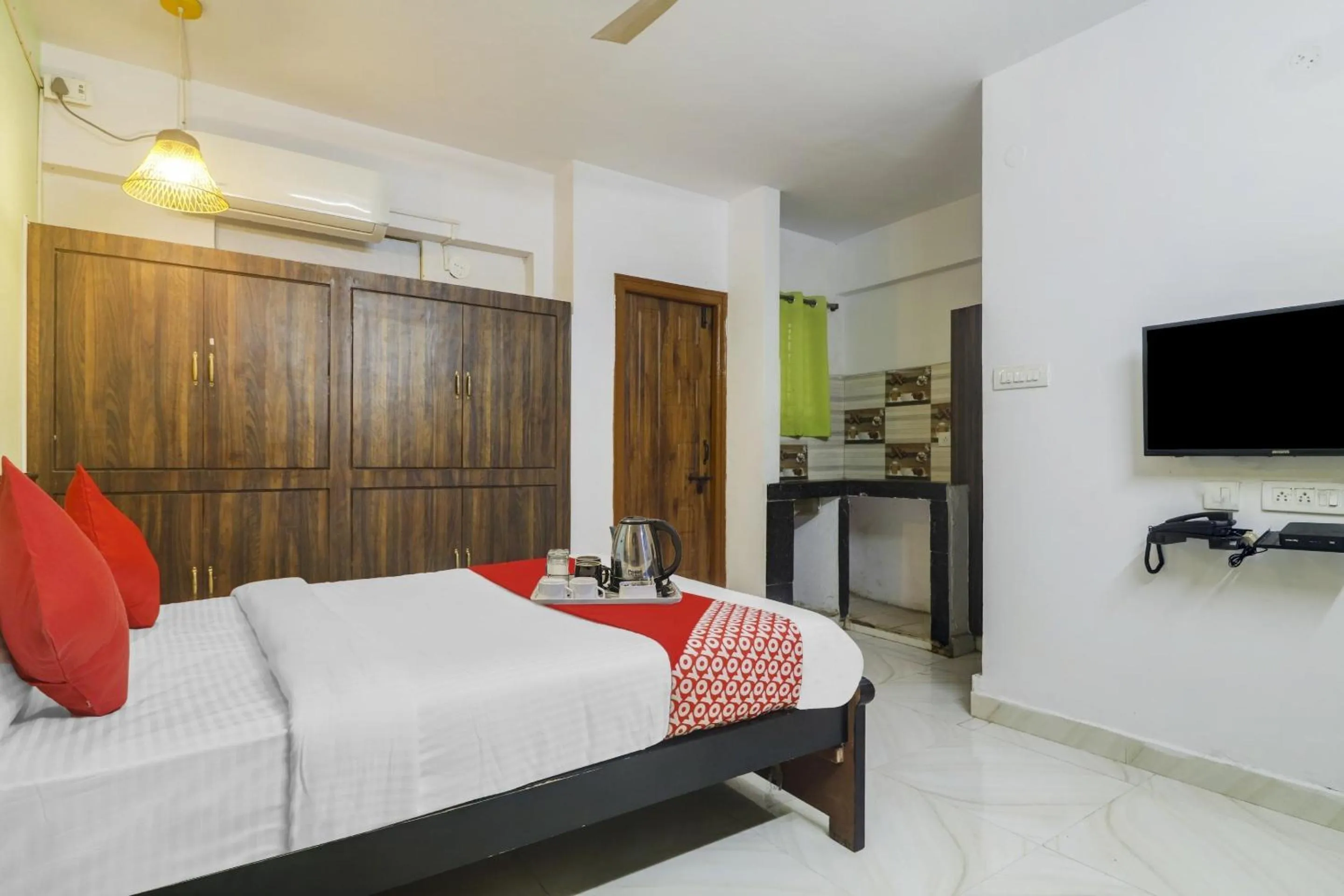 Bedroom, Bed in Hotel O RR