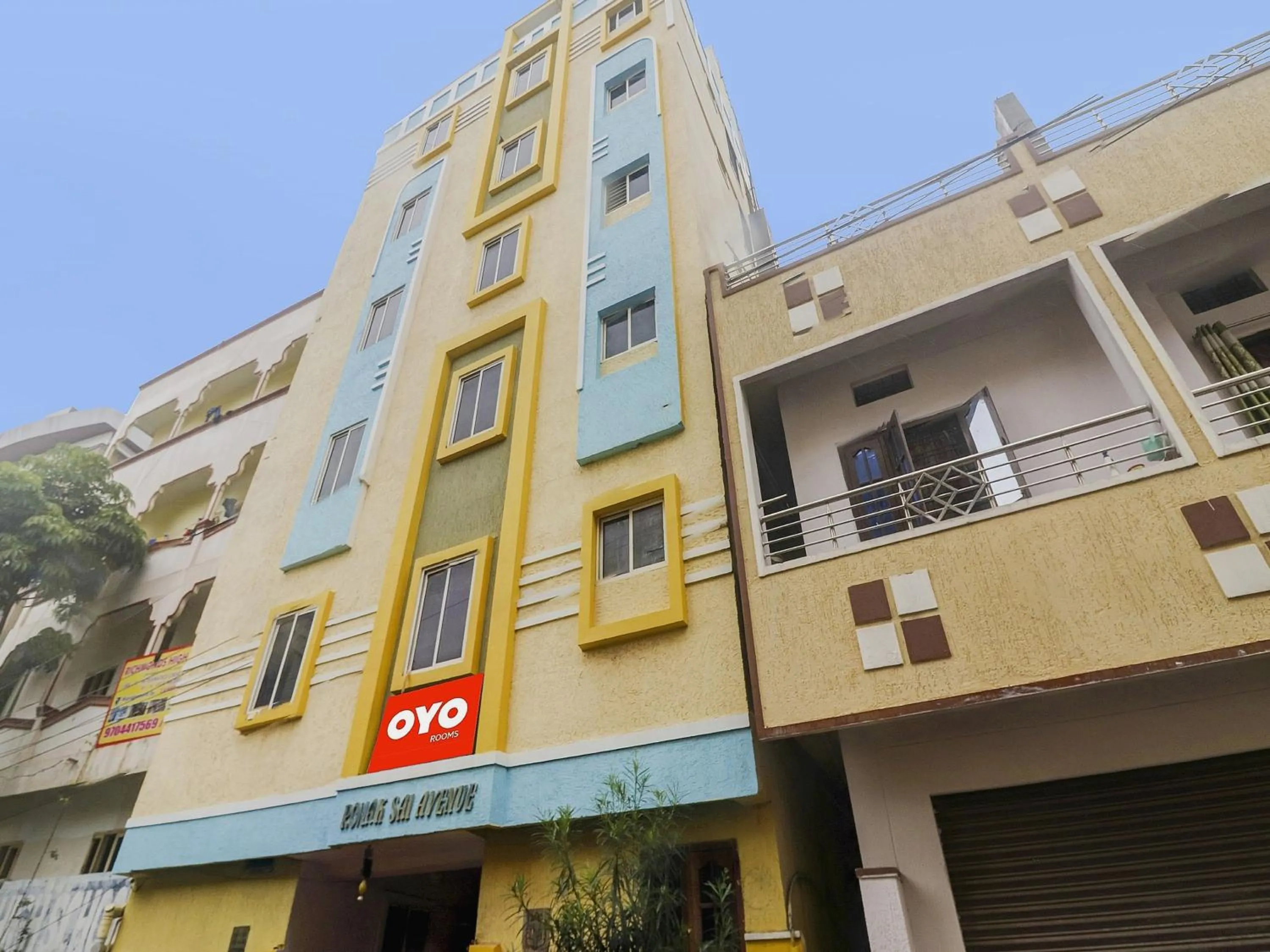 Facade/entrance in Hotel O RR