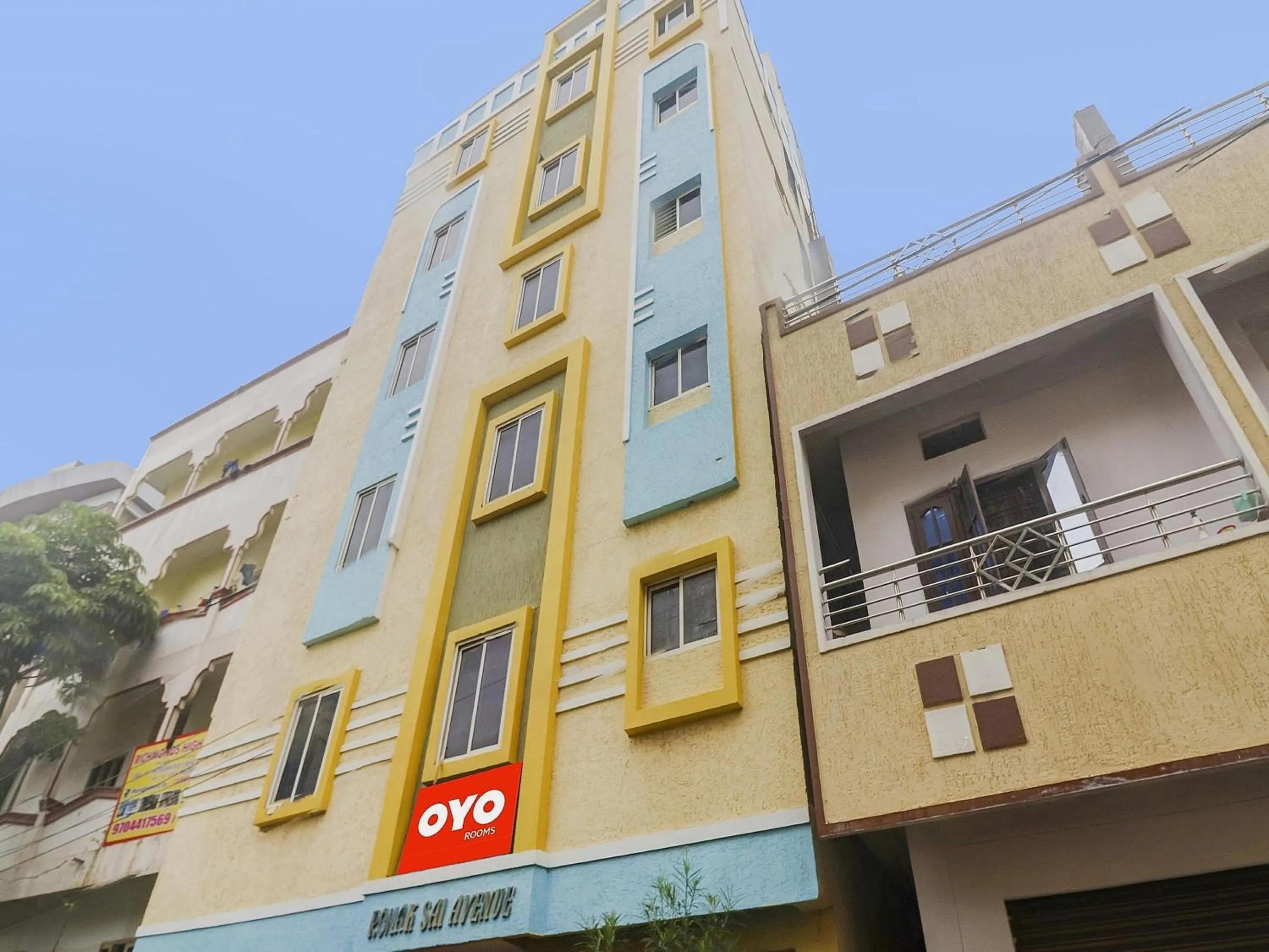 Facade/entrance in Hotel O RR