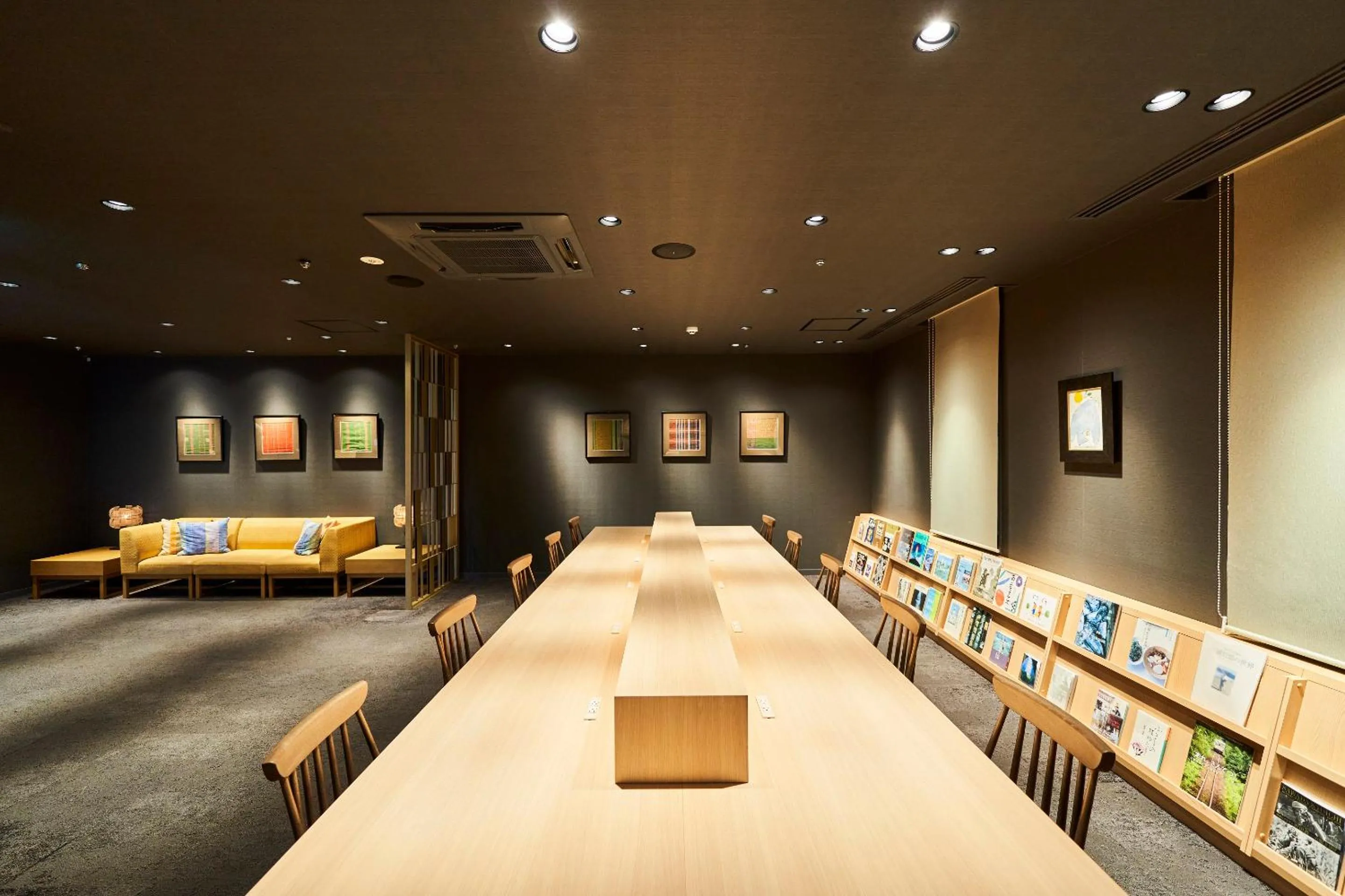 Communal lounge/ TV room in Hotel Global View Hachinohe