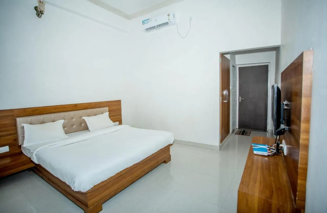 Bed in LB The Amar Palace