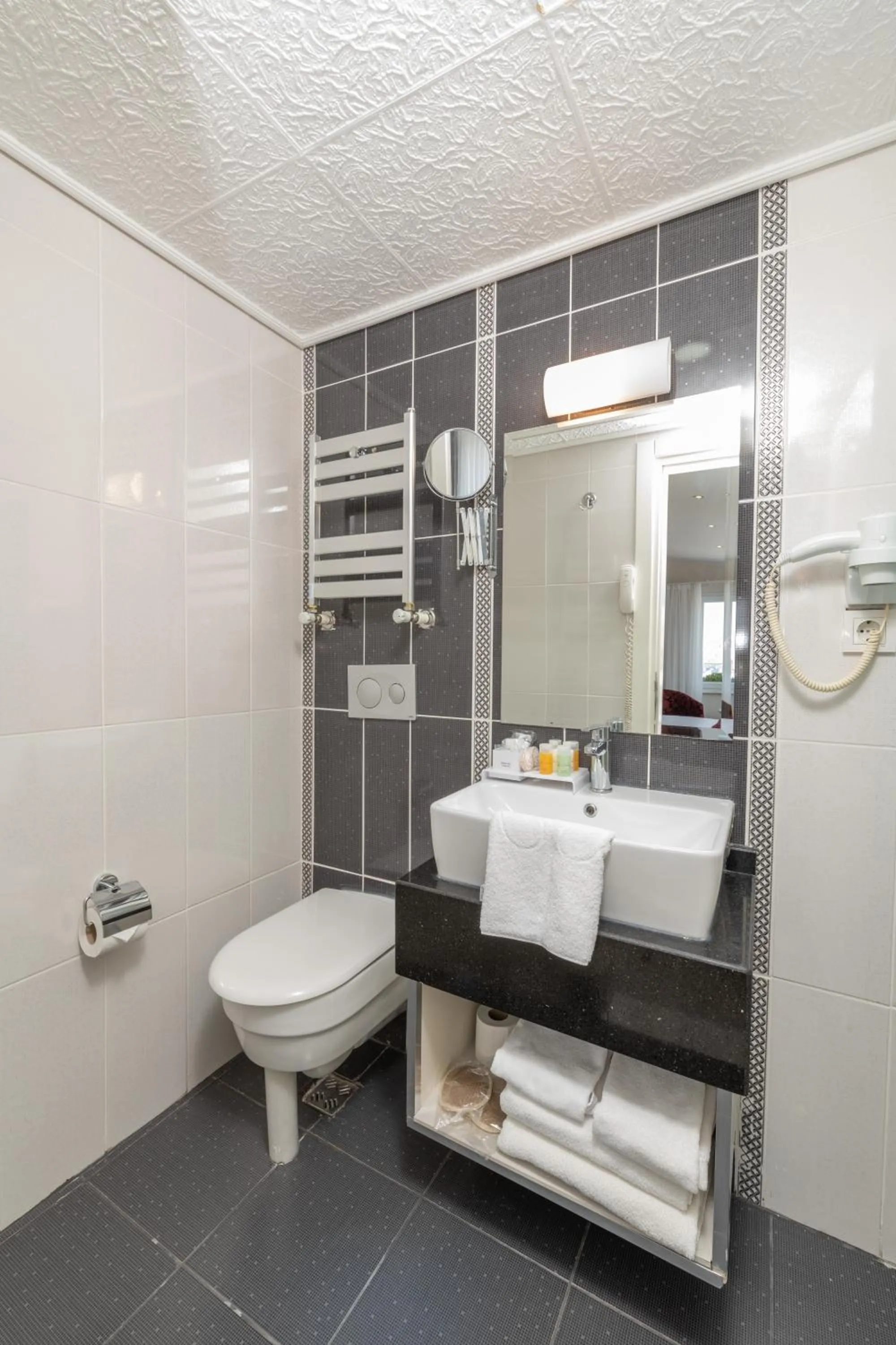 Shower in Dream Bosphorus Hotel