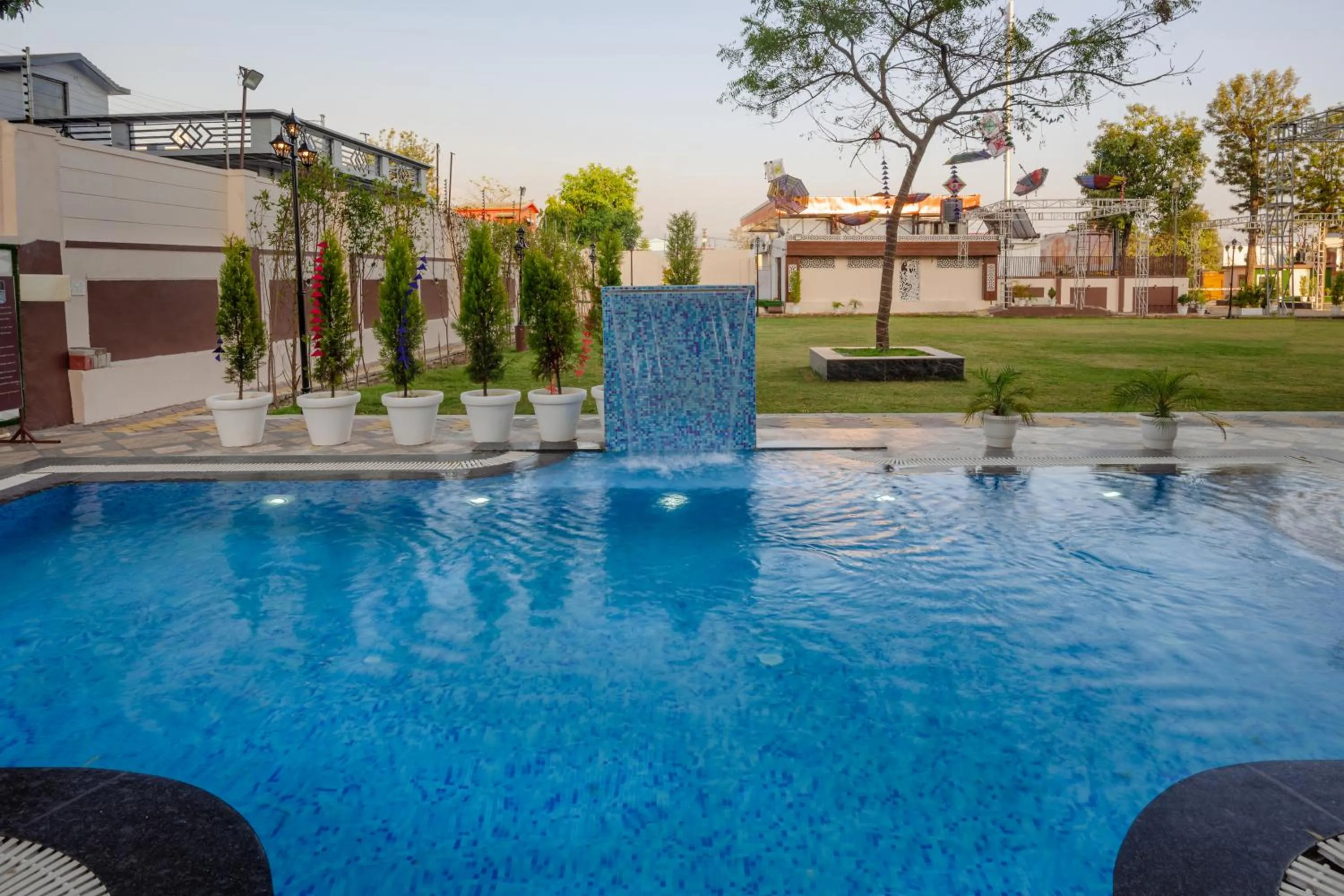 Day in Hotel Vasdaa Grand