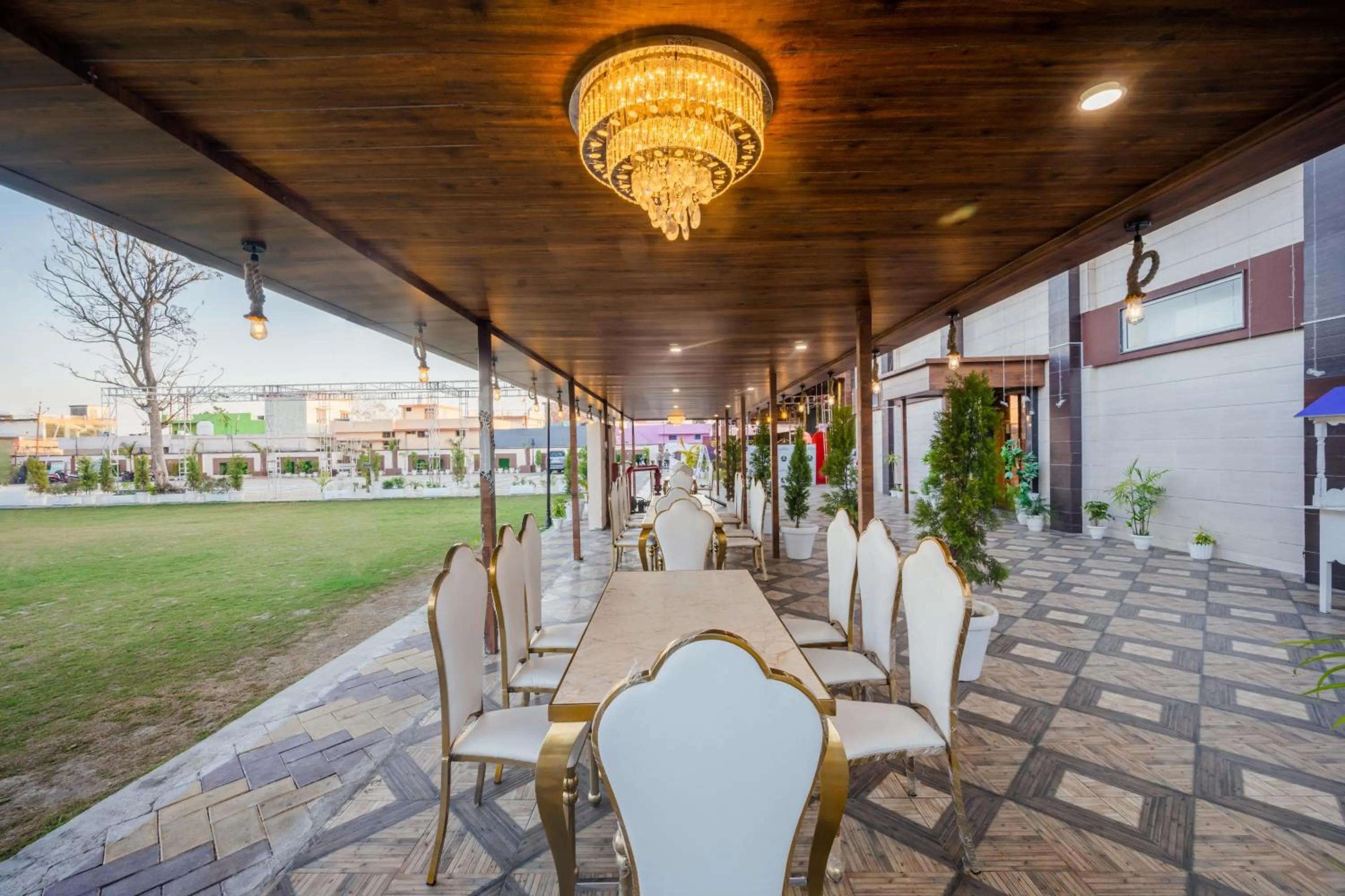 Patio in Hotel Vasdaa Grand