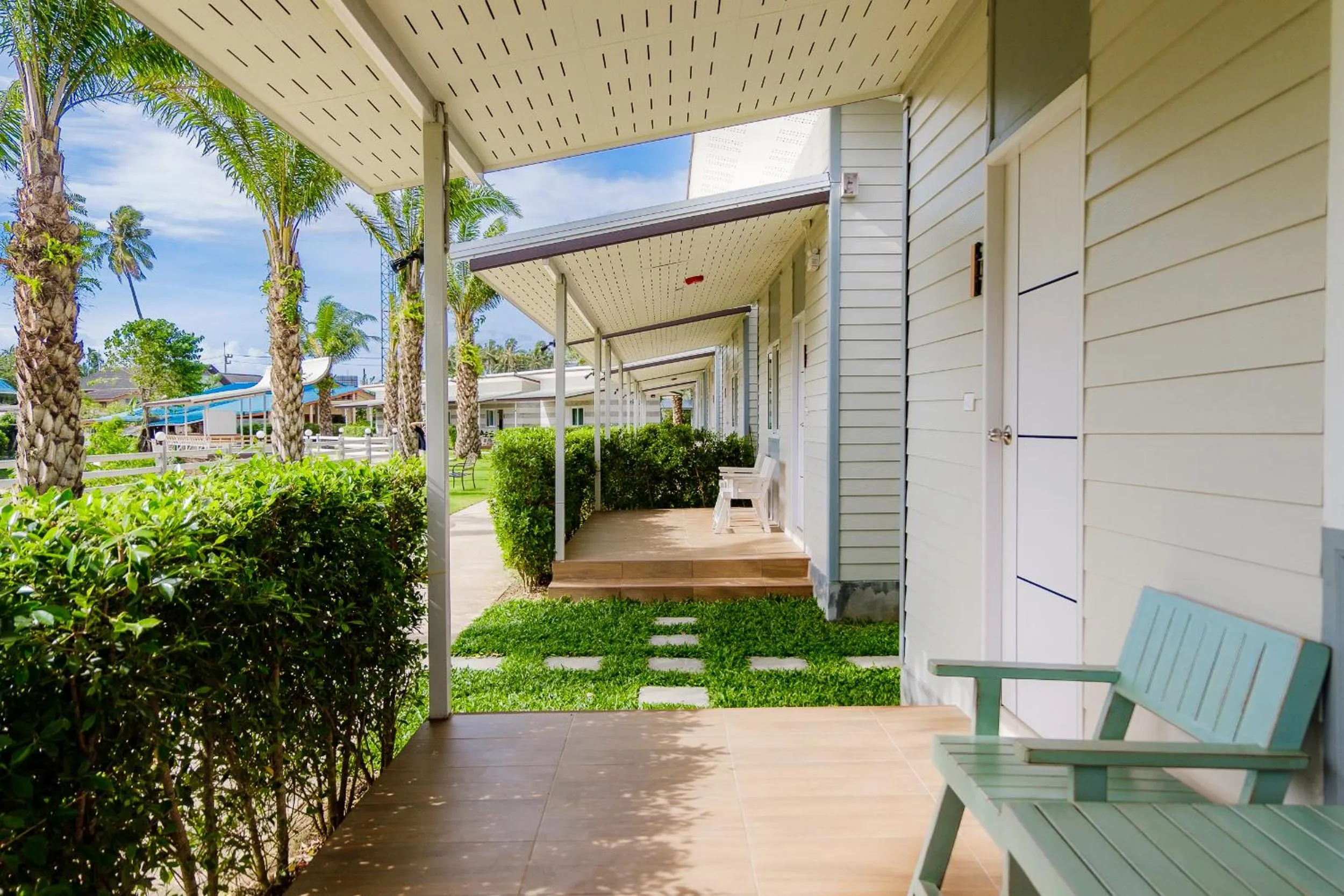 Facade/entrance in ONE Chumphon Hotel