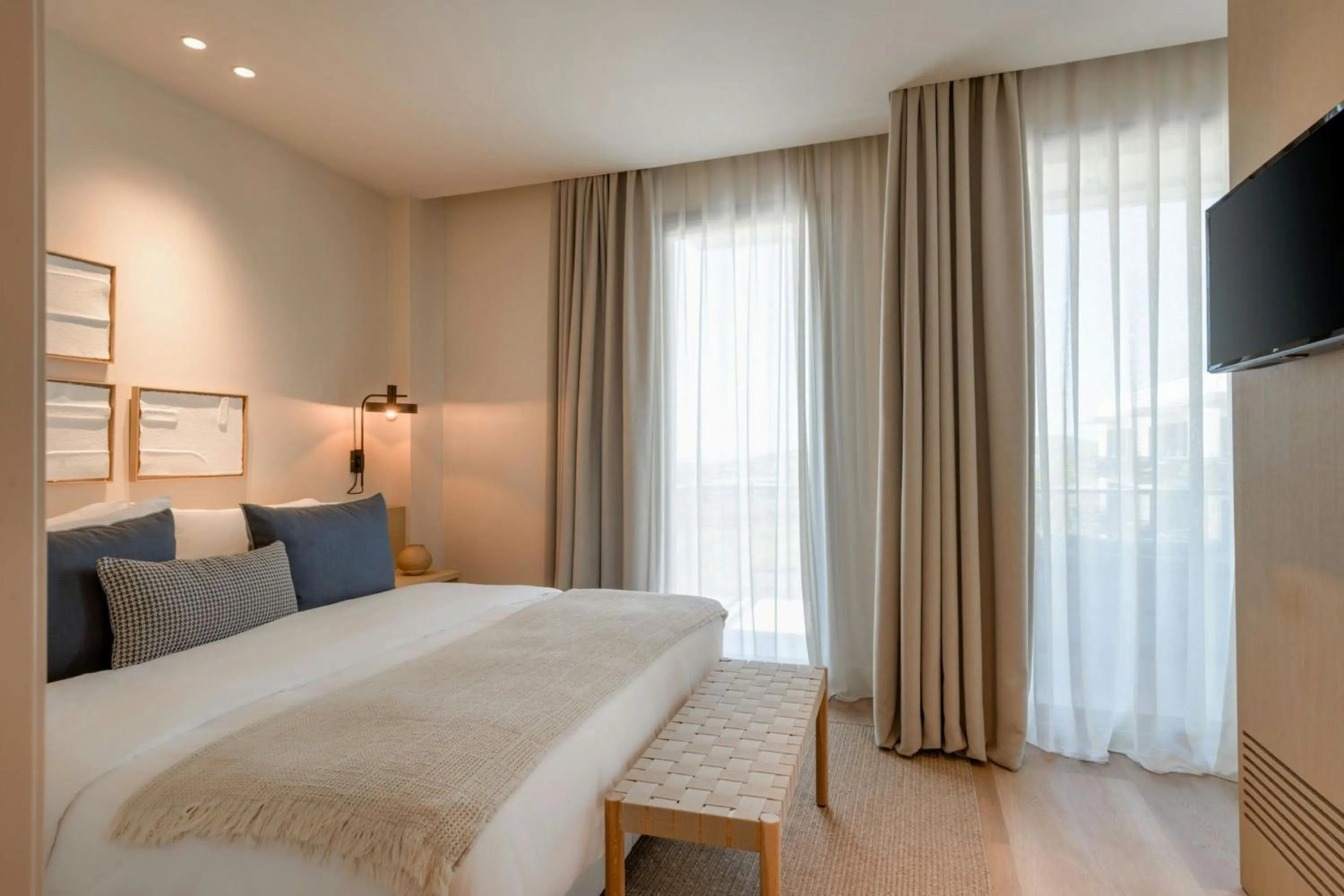 Photo of the whole room, Bed in Sabàtic Sitges Hotel, Autograph Collection
