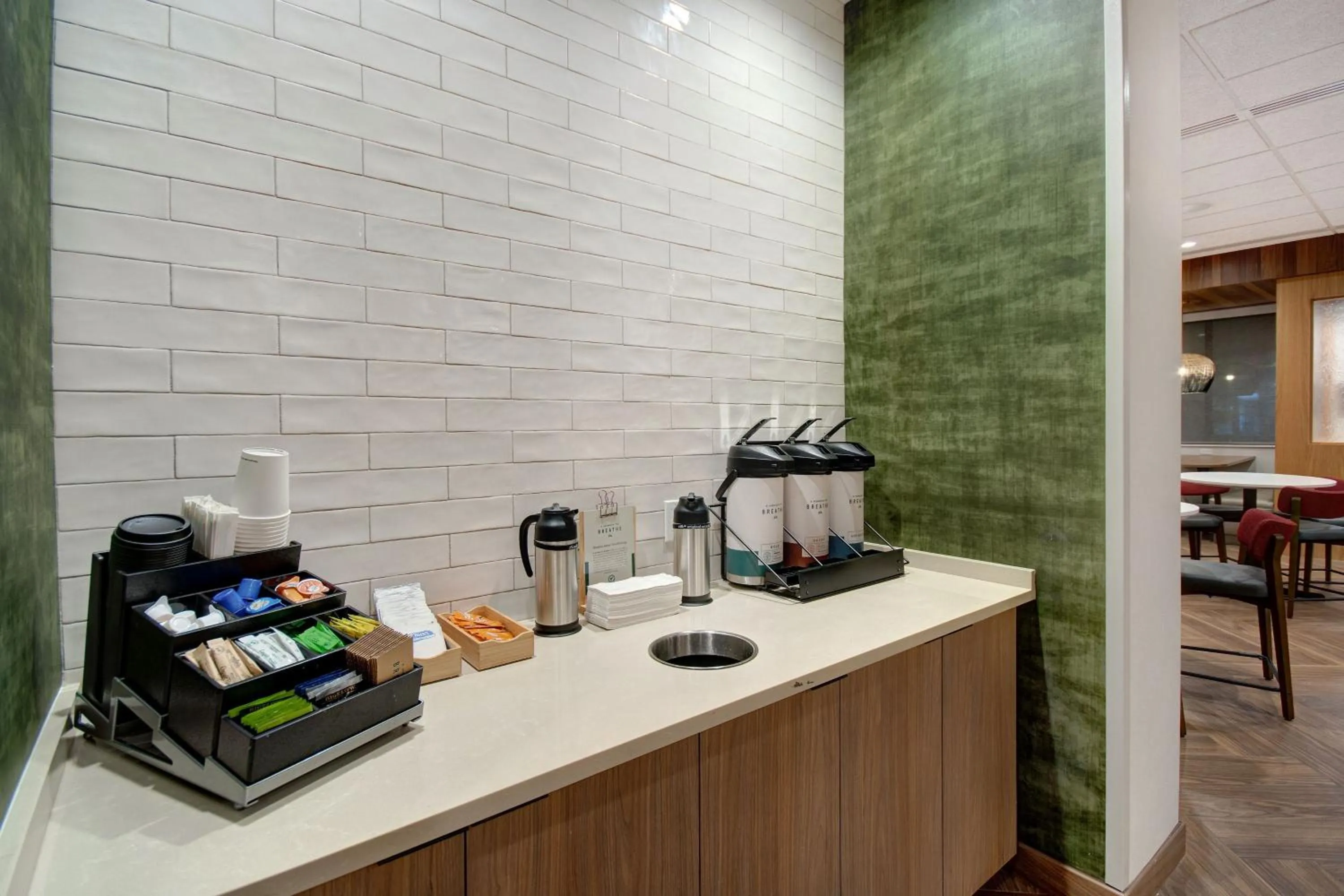 Restaurant/places to eat in Fairfield Inn & Suites Lancaster Palmdale