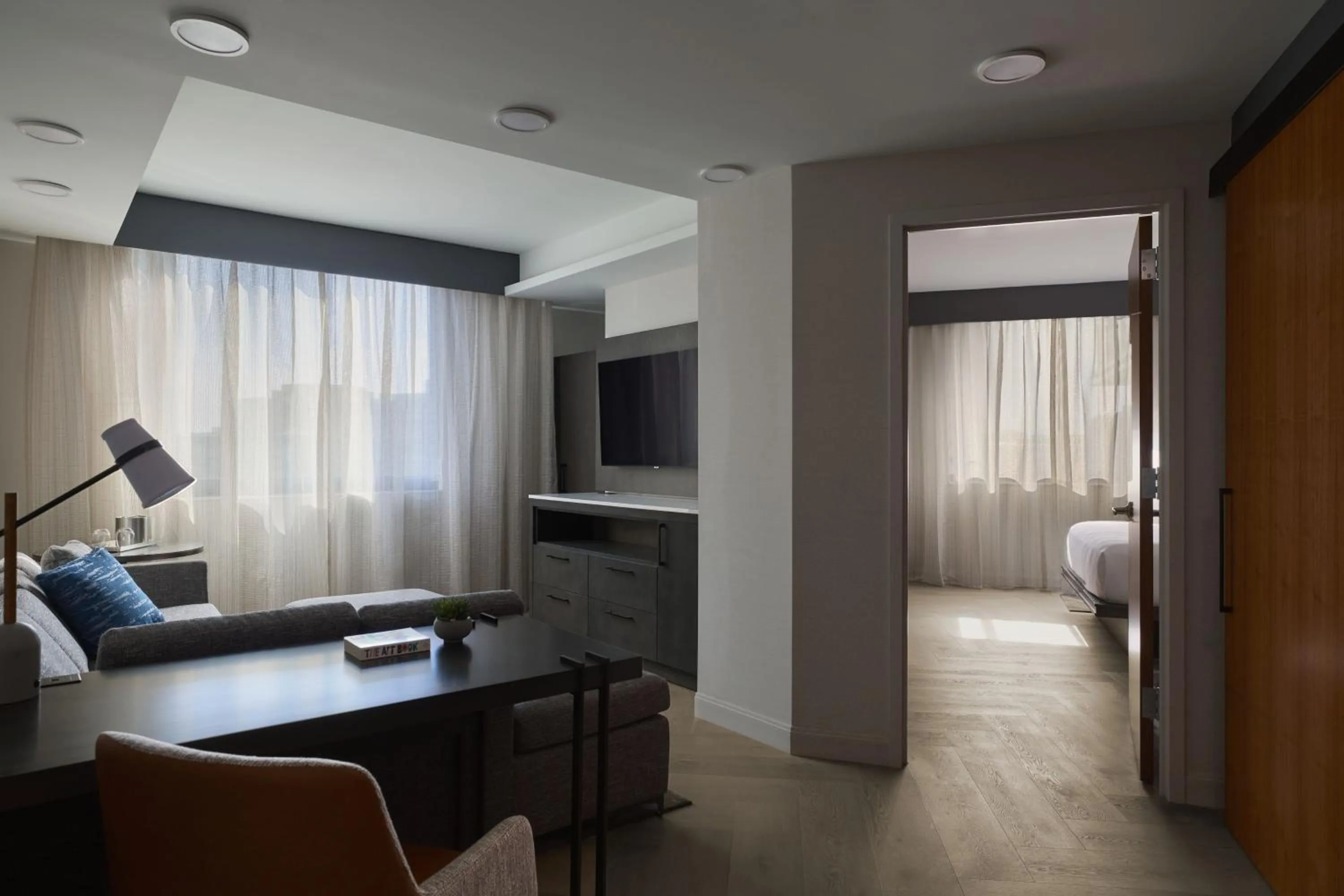 Photo of the whole room, Bed in Washington Marriott Capitol Hill