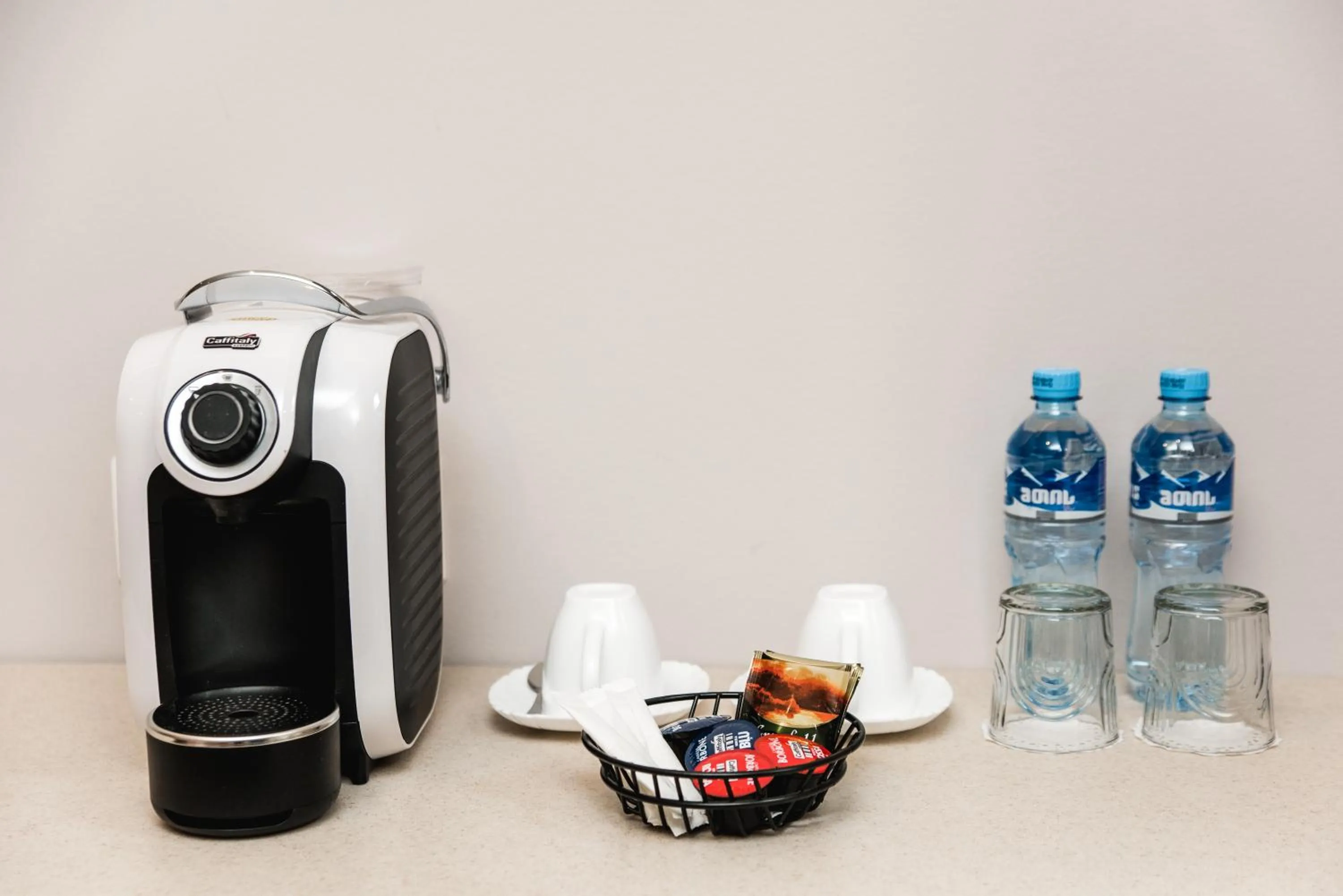 Coffee/tea facilities in Makmani Boutique Hotel by DNT Group