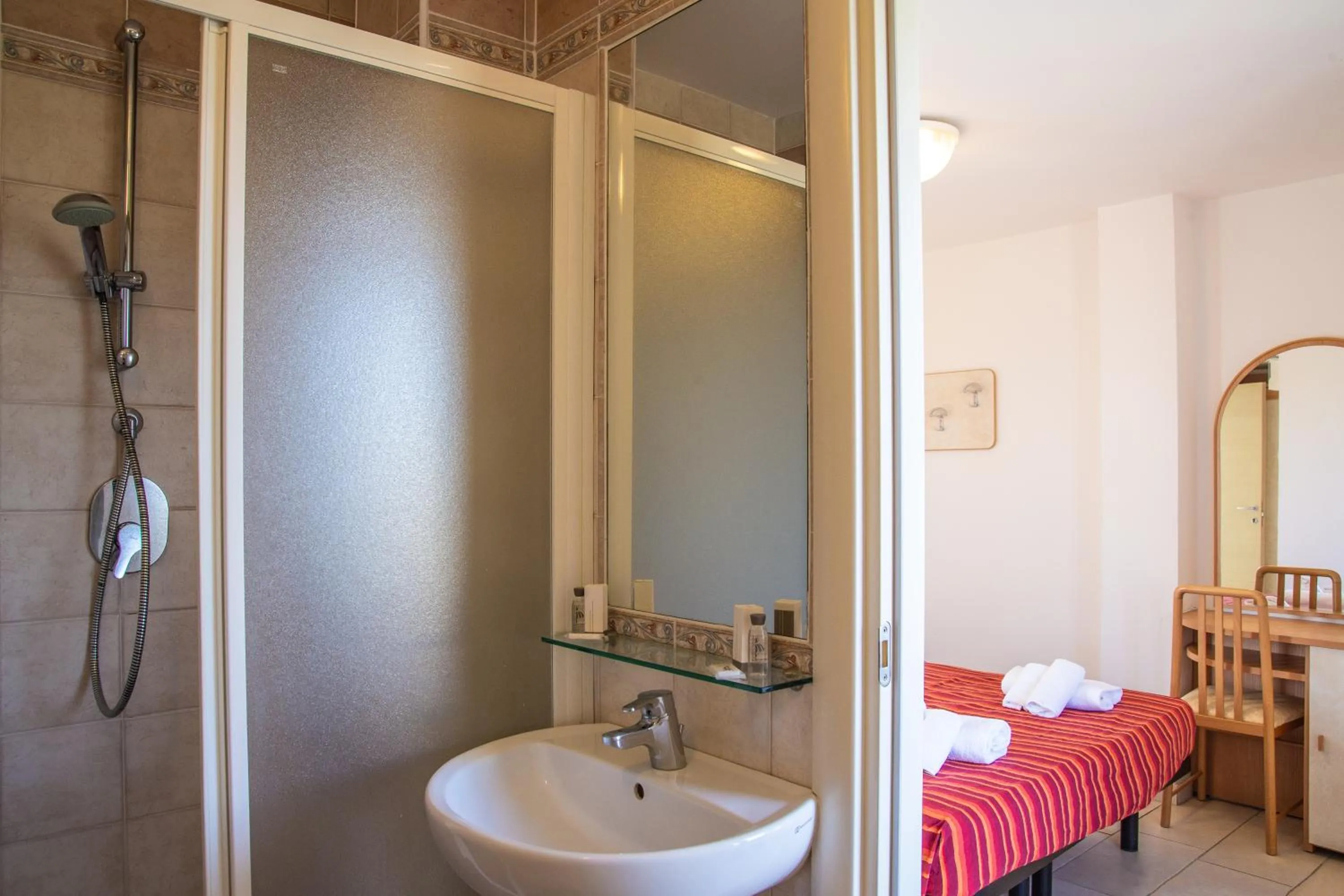 Day, Bed in Hotel Beverly