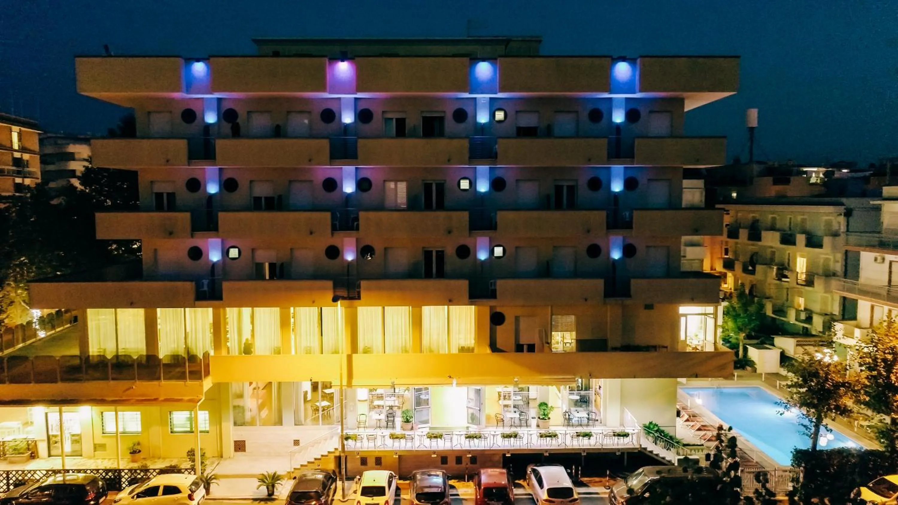 Property building in Hotel Beverly