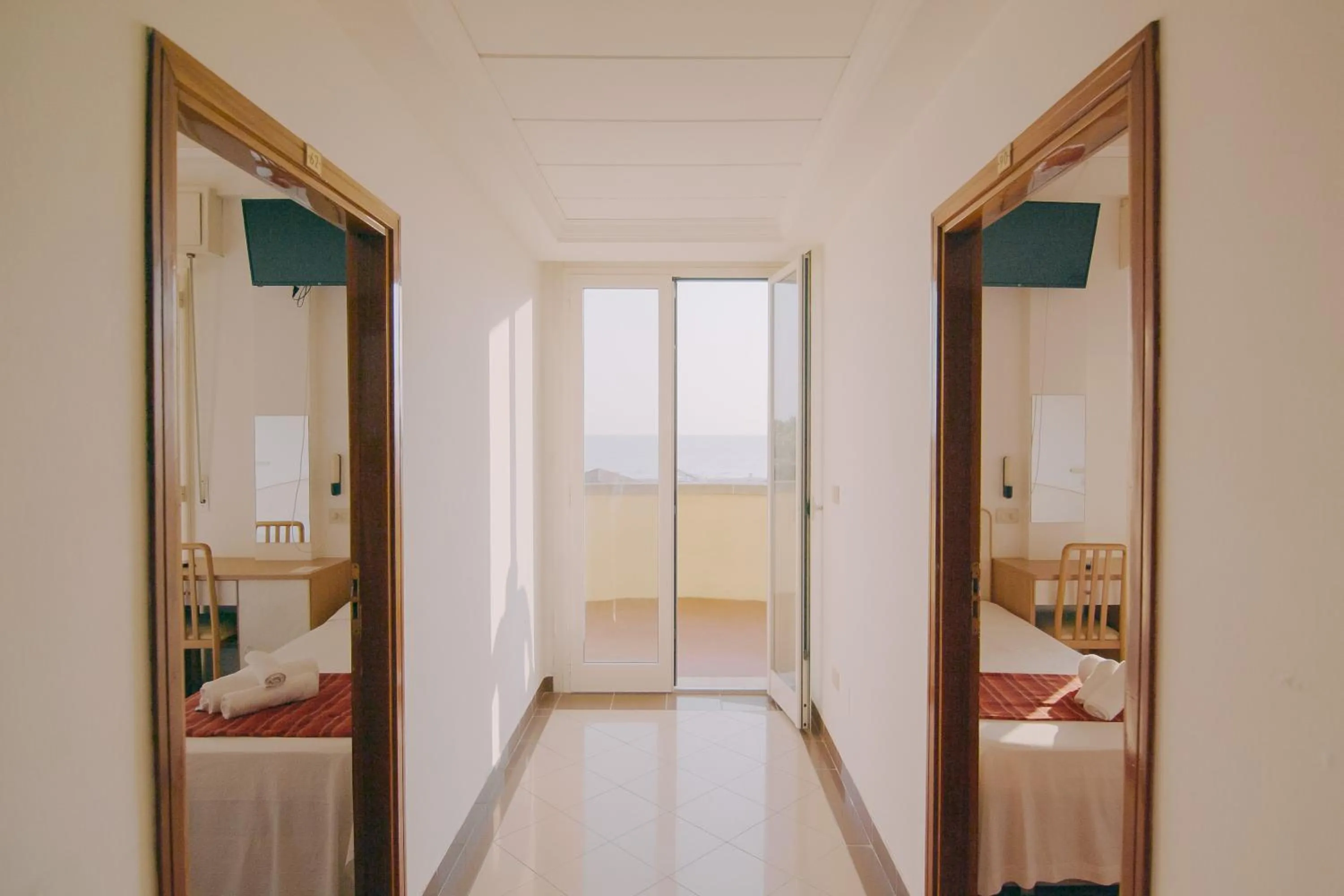 Bedroom, Bed in Hotel Beverly