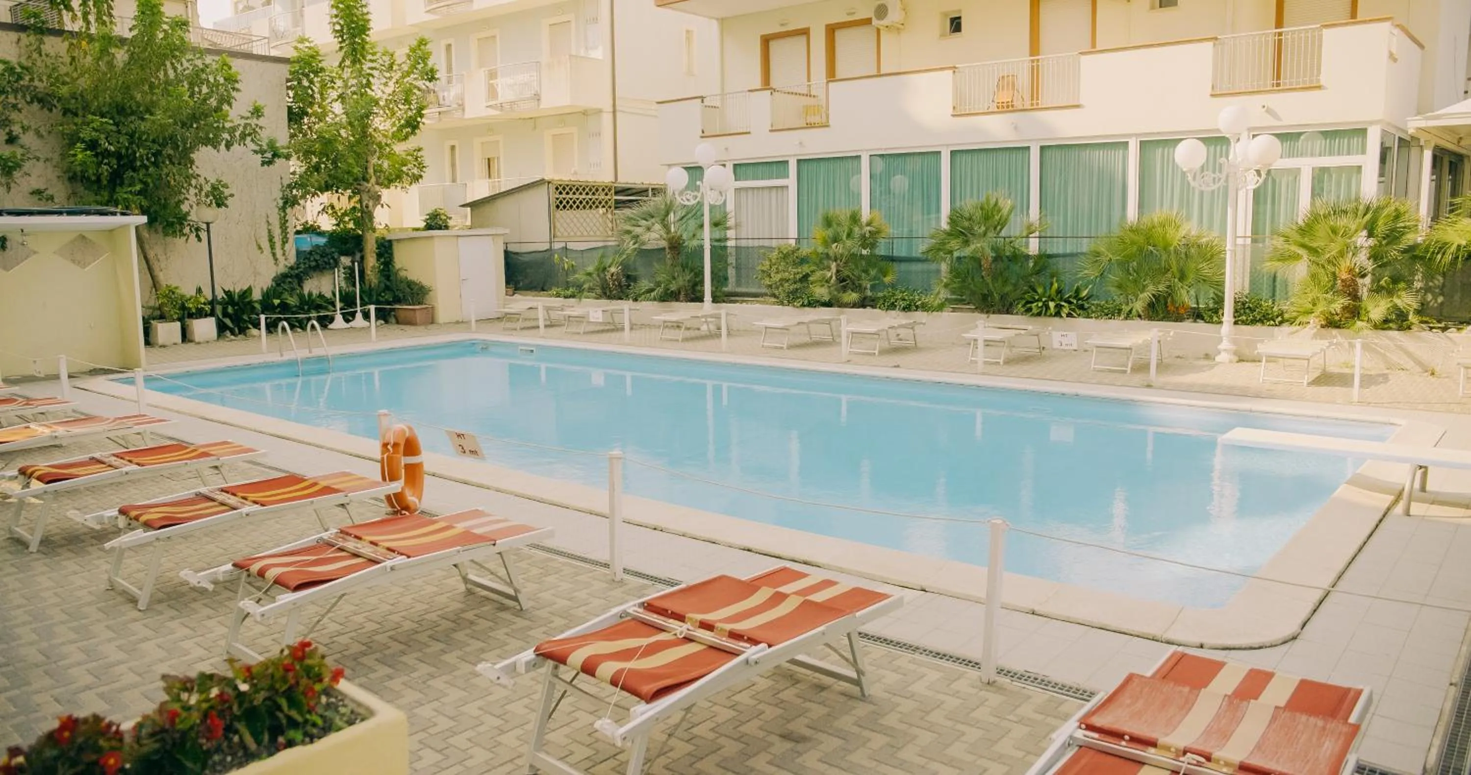 Pool view in Hotel Beverly