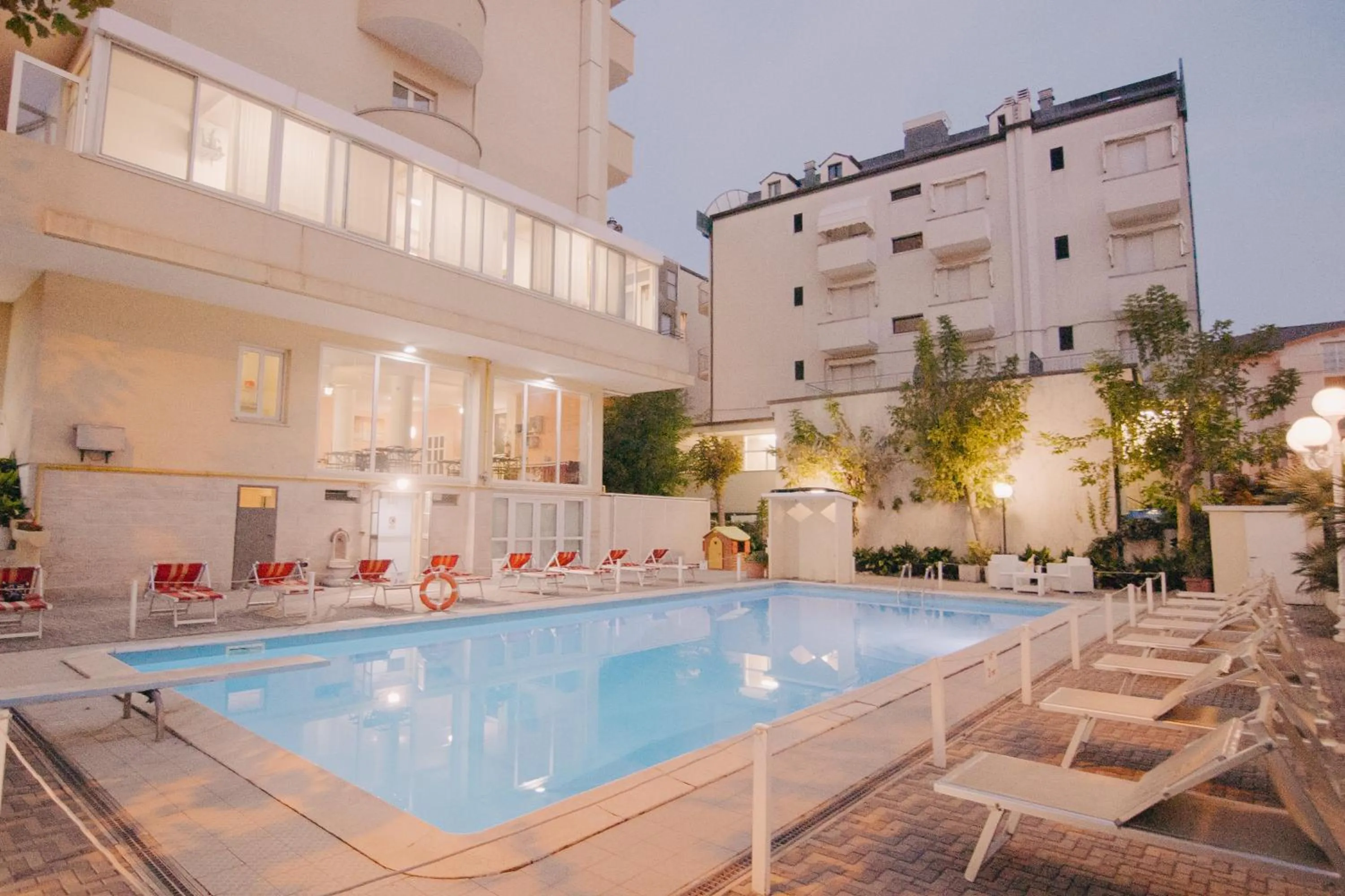 Pool view in Hotel Beverly