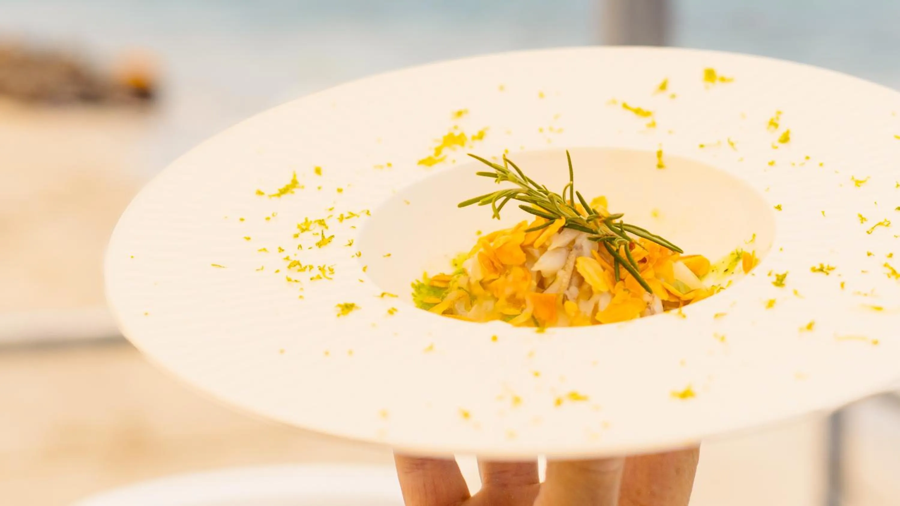 Food and drinks in Popula Rooms & Mediterranean Bay