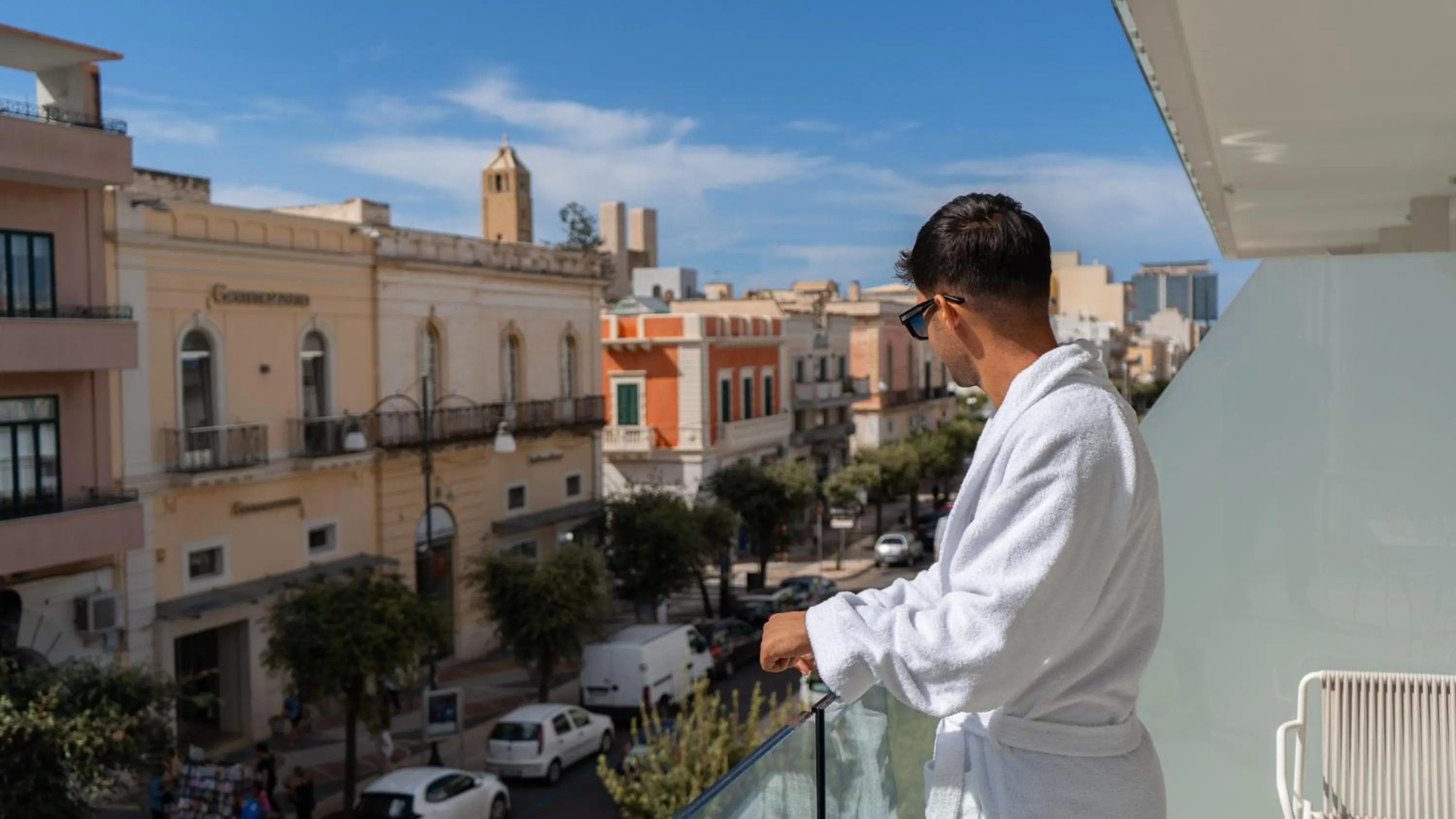 Property building in Popula Rooms & Mediterranean Bay