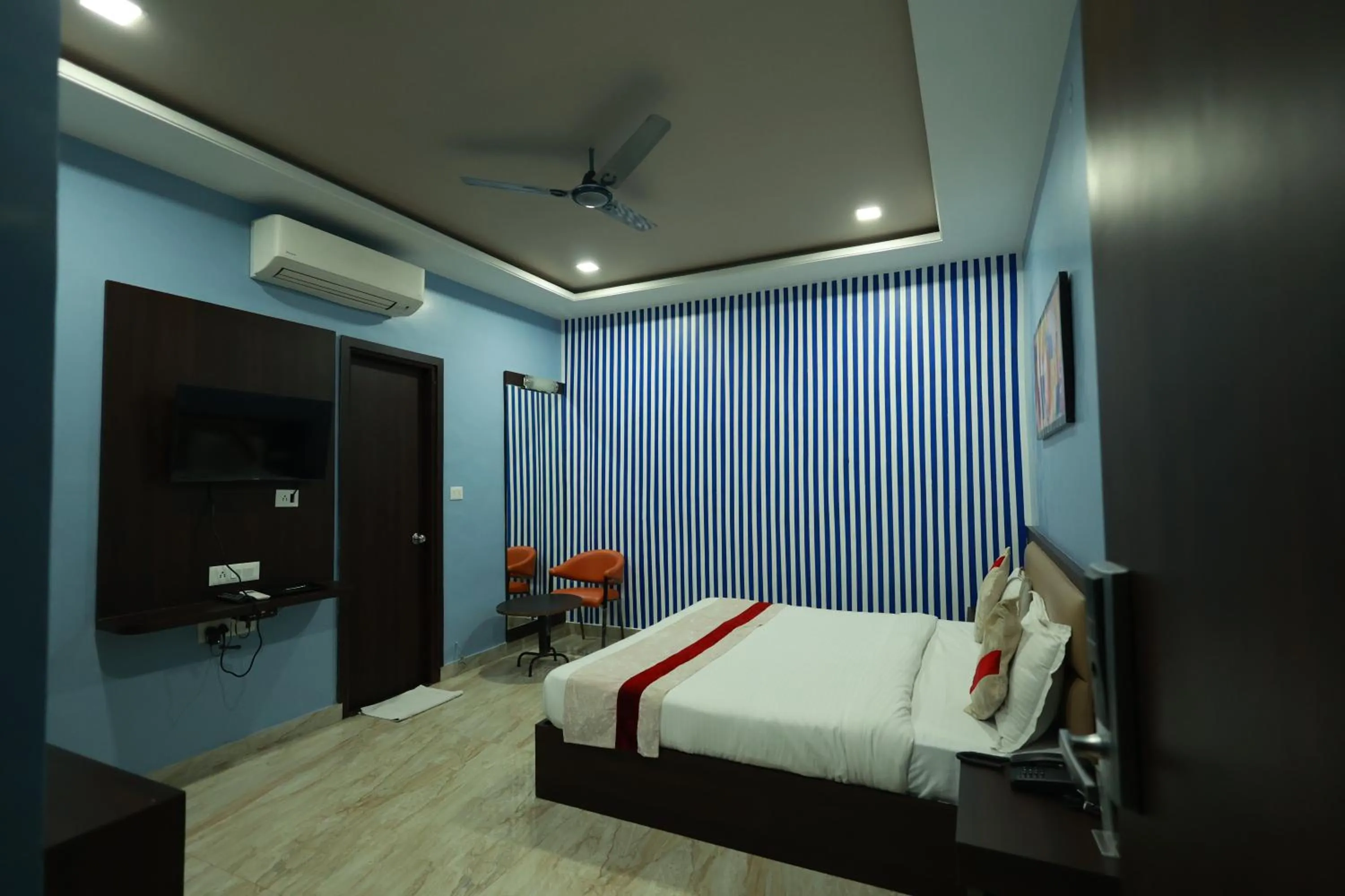 Photo of the whole room, Bed in Hotel Jai Harsh