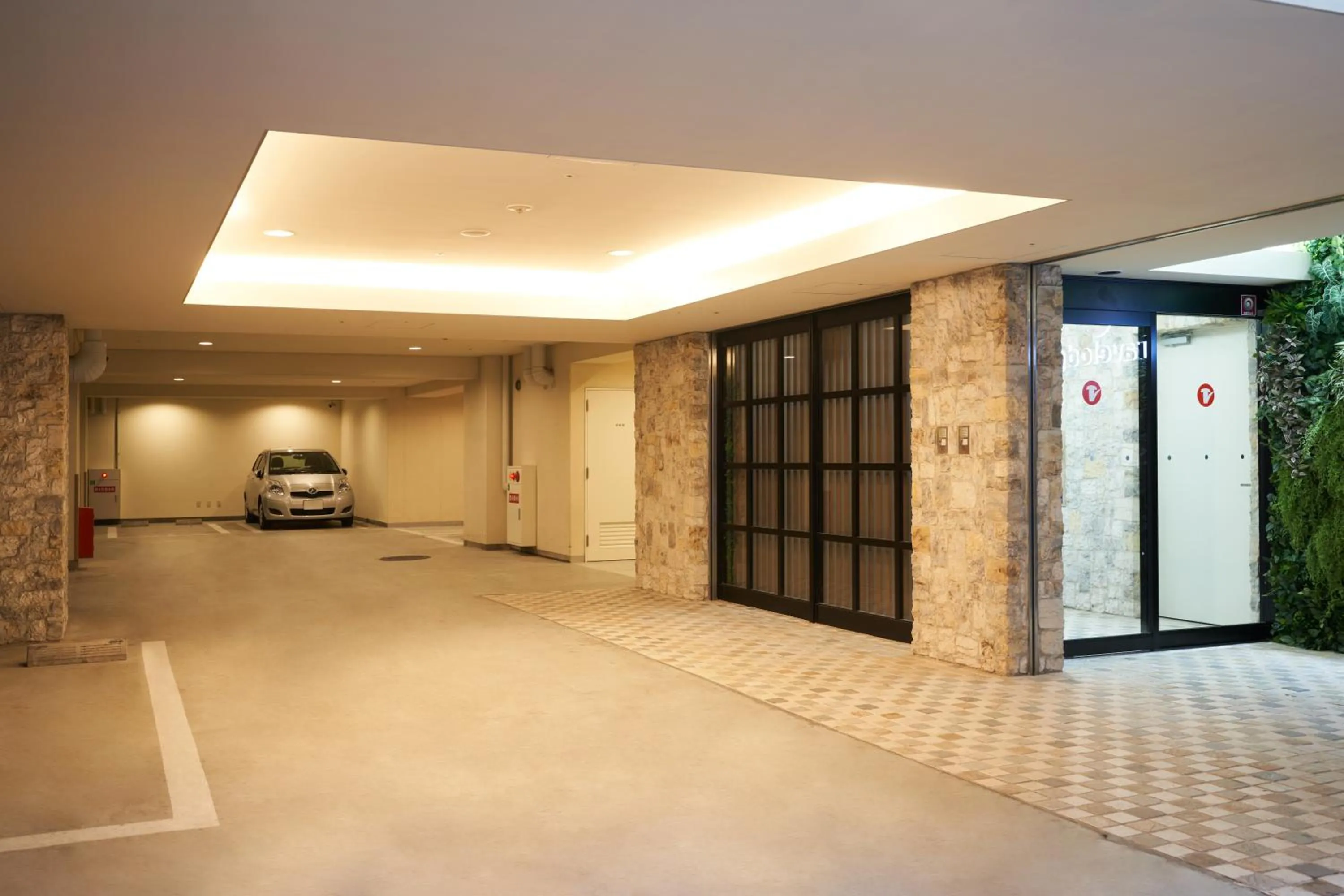 Parking in Travelodge Honmachi Osaka