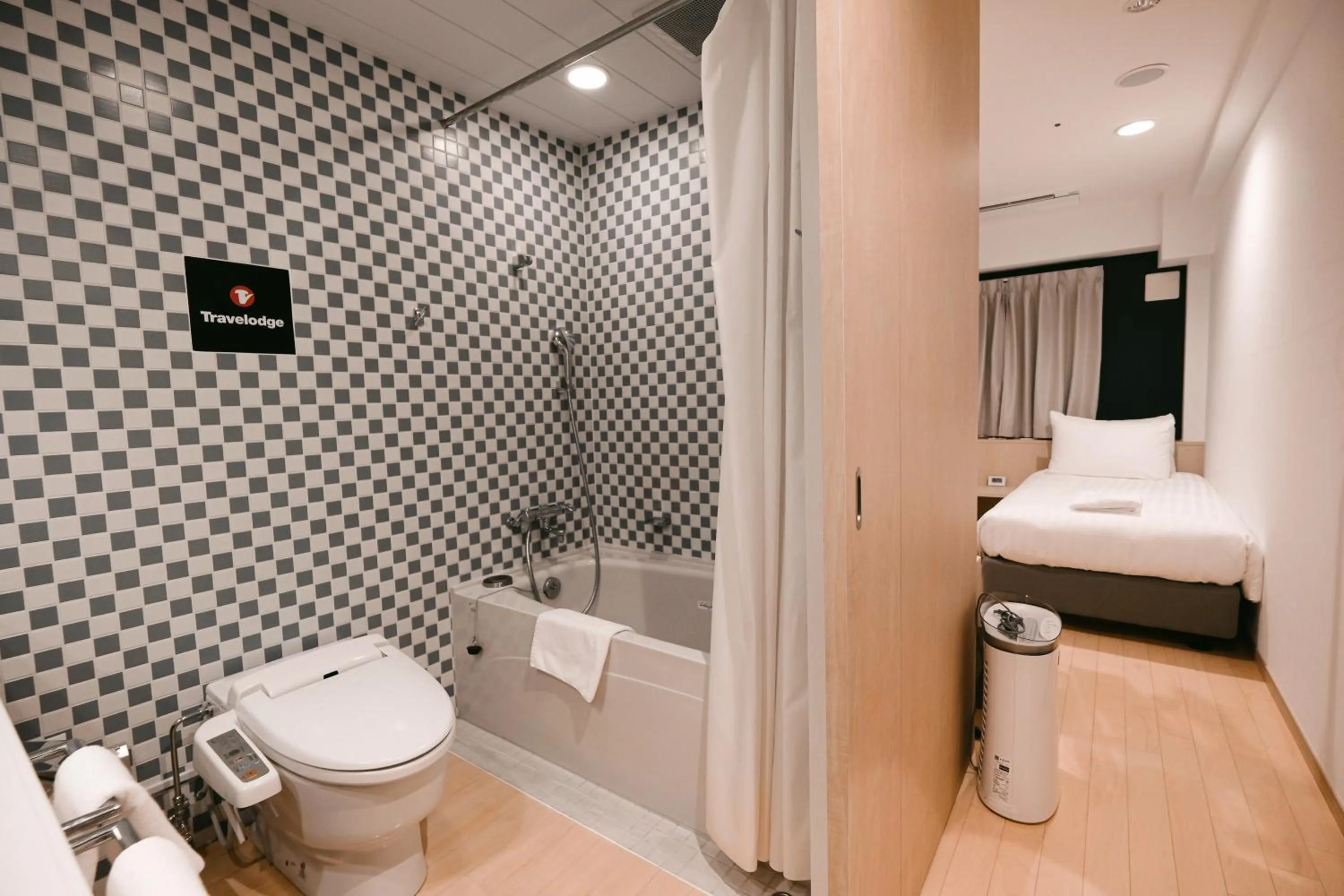 Bathroom, Bed in Travelodge Honmachi Osaka