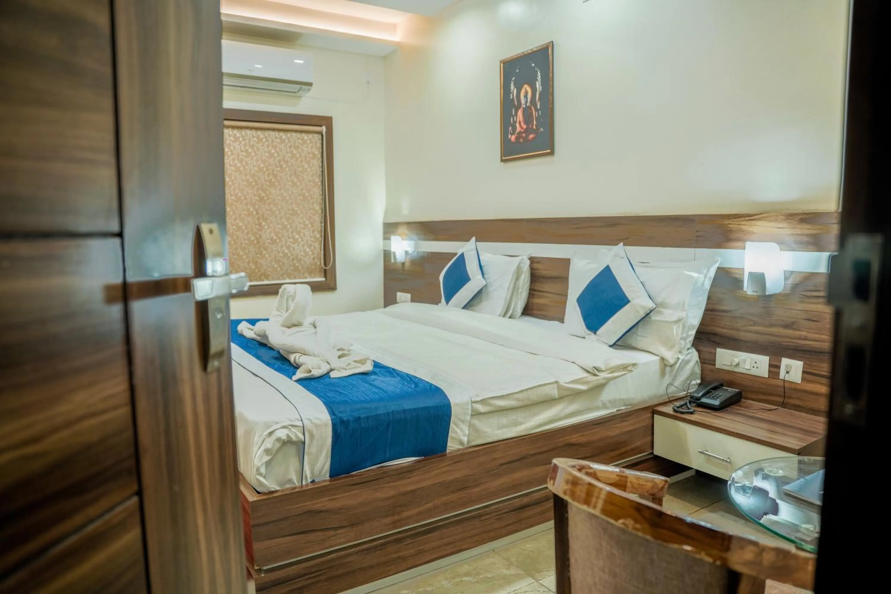 Photo of the whole room, Bed in HOTEL SJ PRIDE