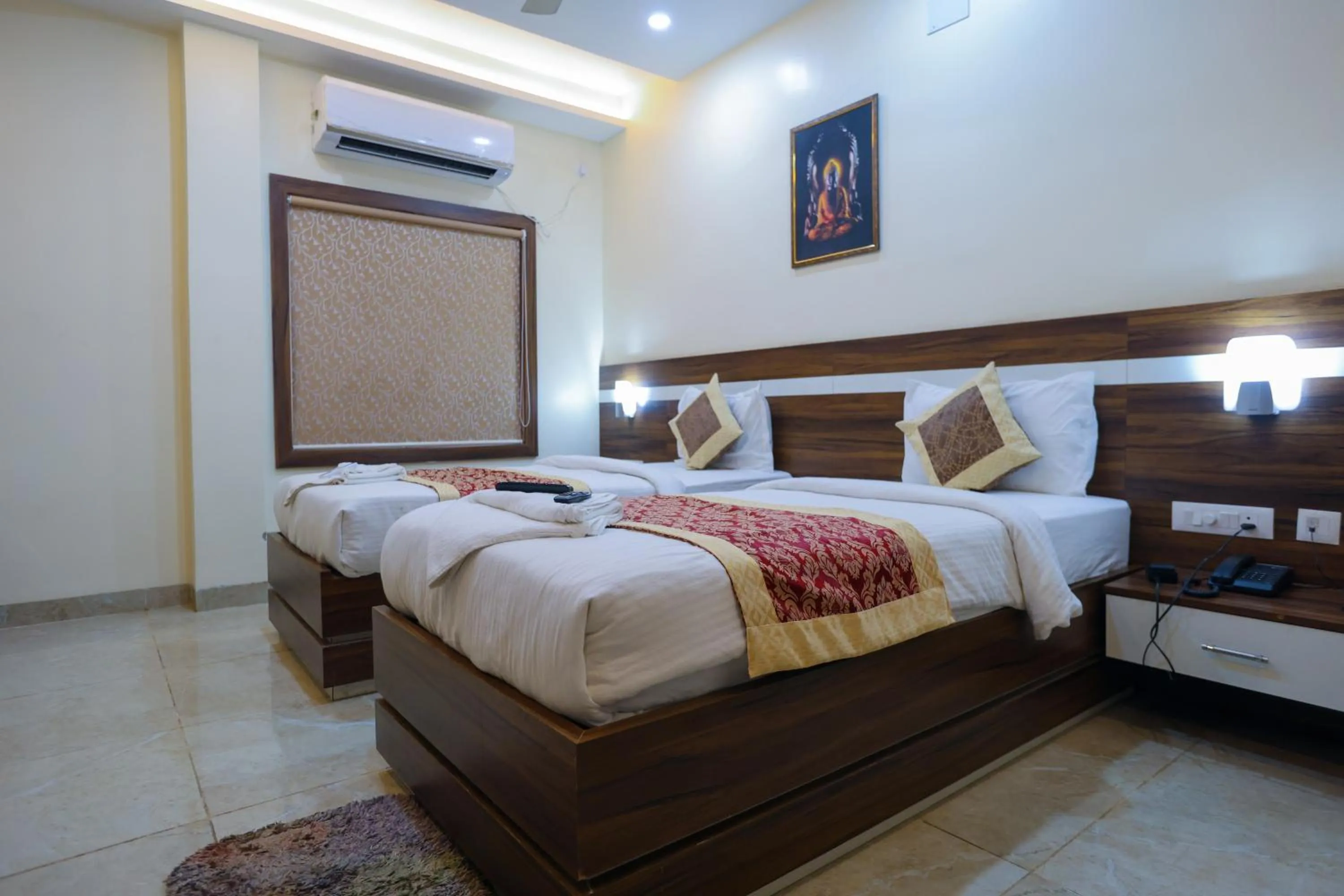 Bed in HOTEL SJ PRIDE