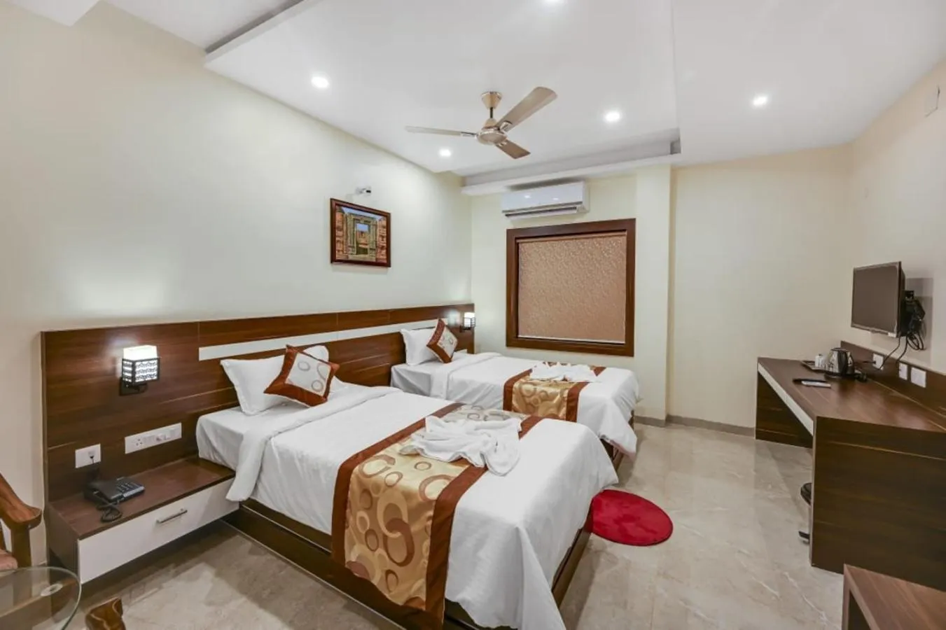 Bed in HOTEL SJ PRIDE