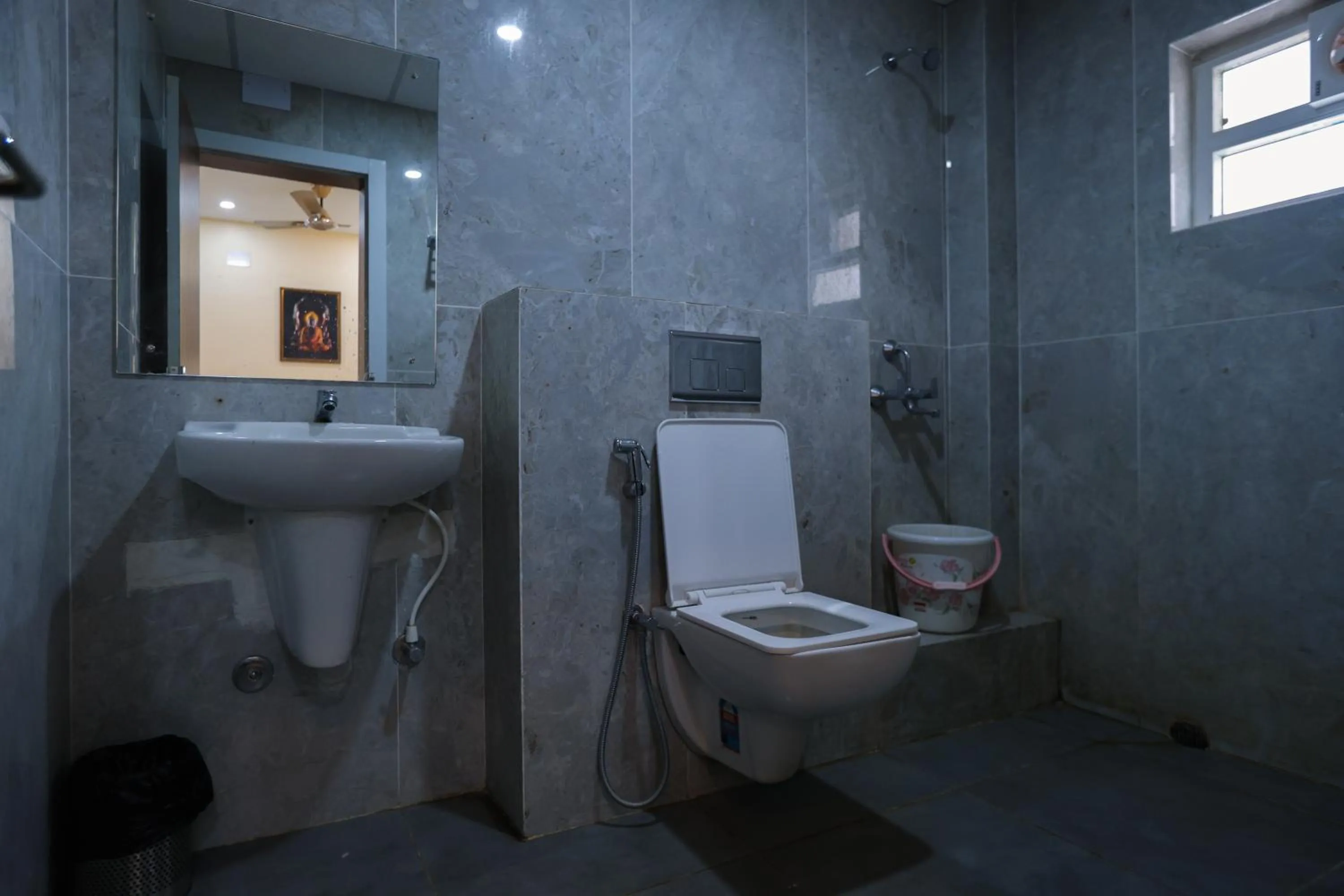 Shower in HOTEL SJ PRIDE