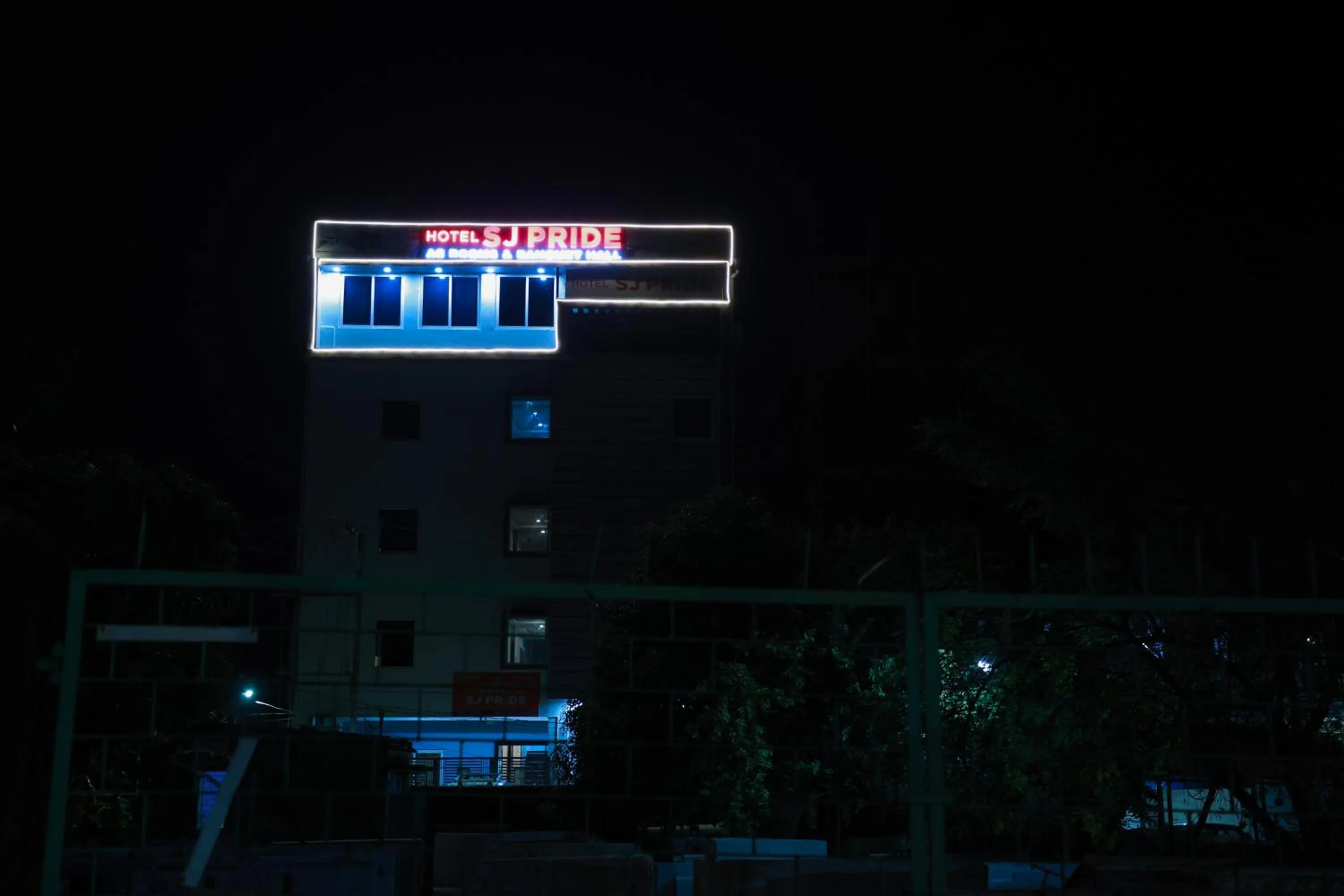 Property building in HOTEL SJ PRIDE