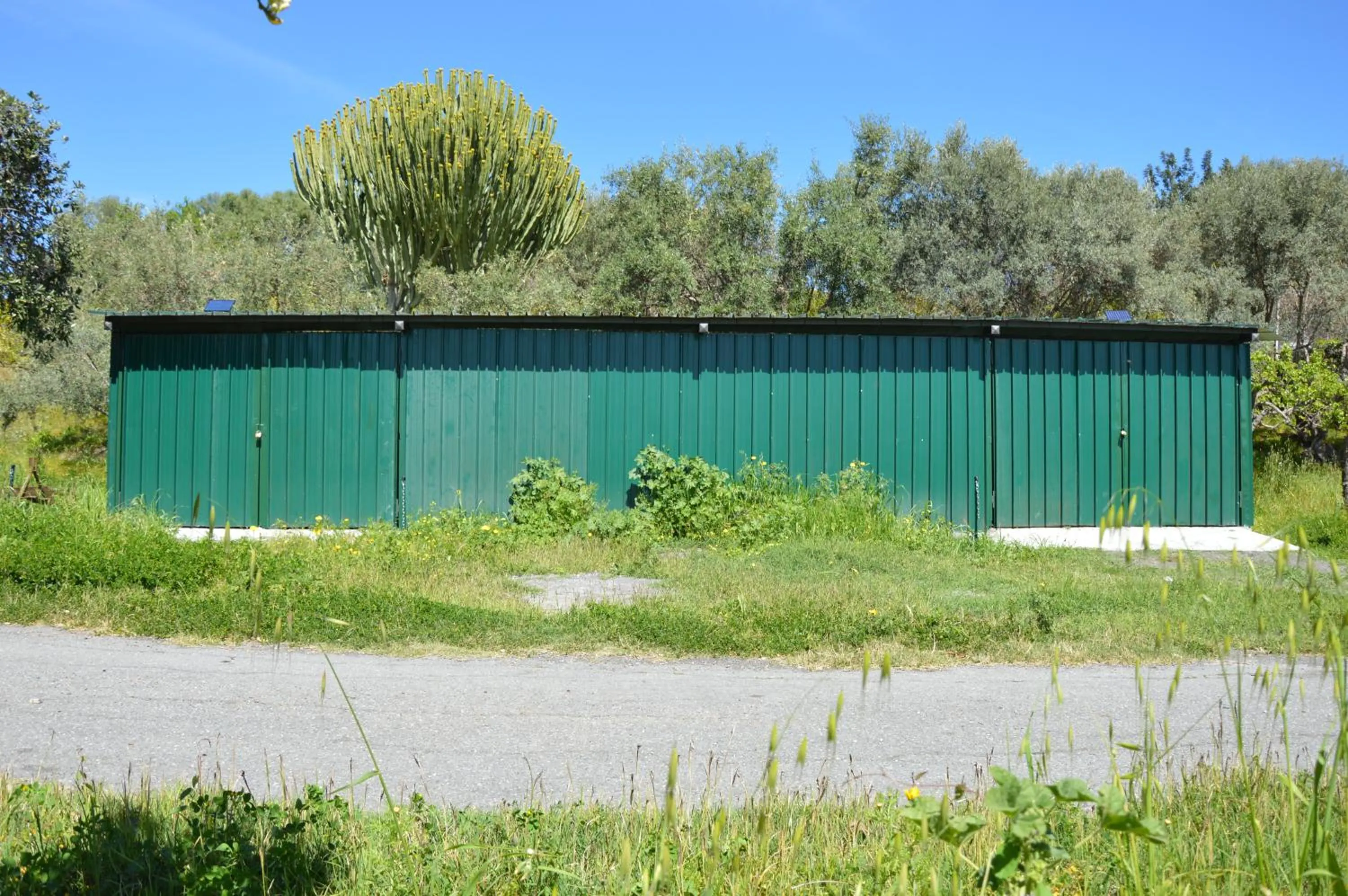 Parking in Antico Borgo Etneo Country Hotel