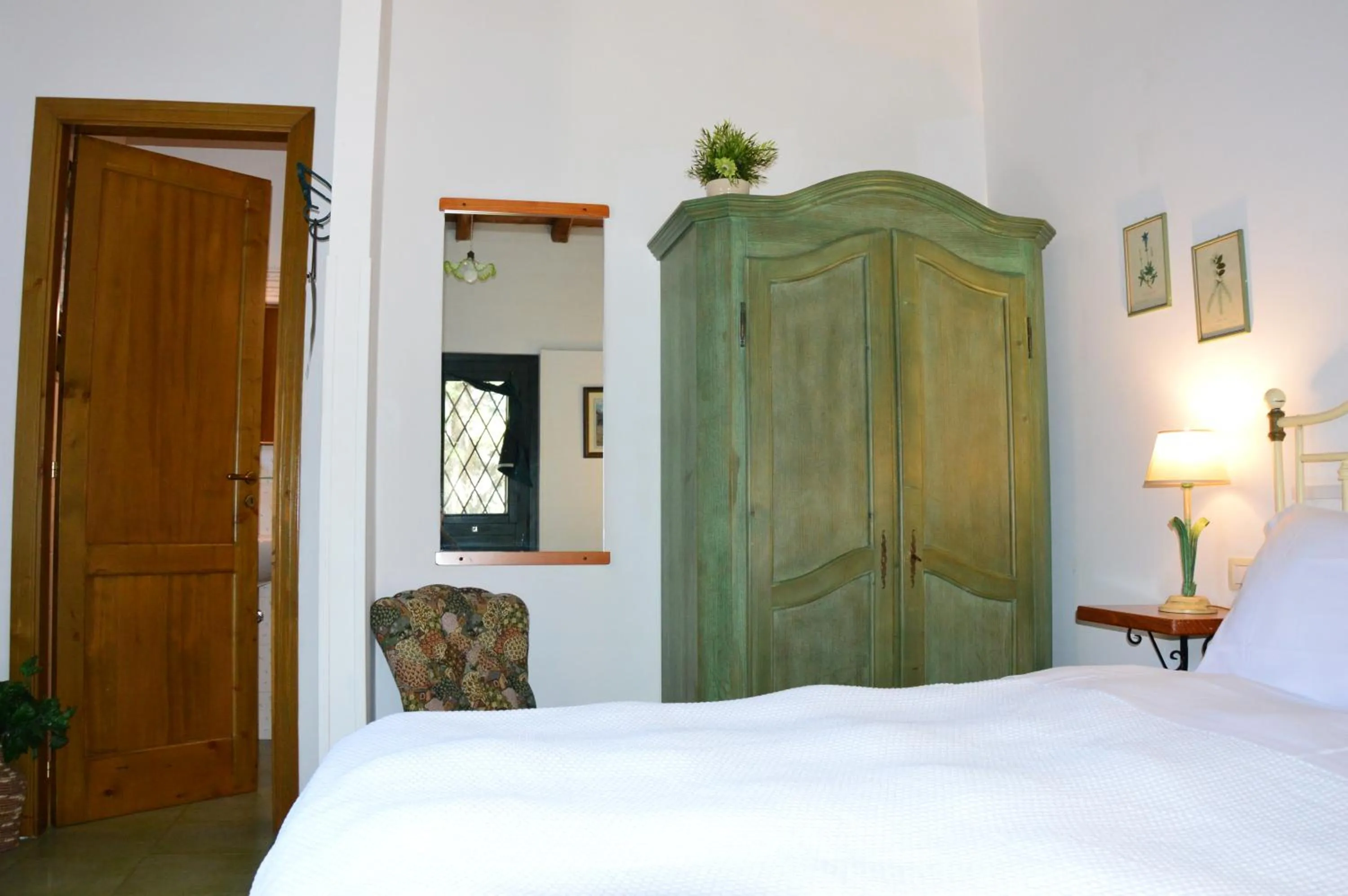 Budget Double Room in Antico Borgo Etneo Country Hotel