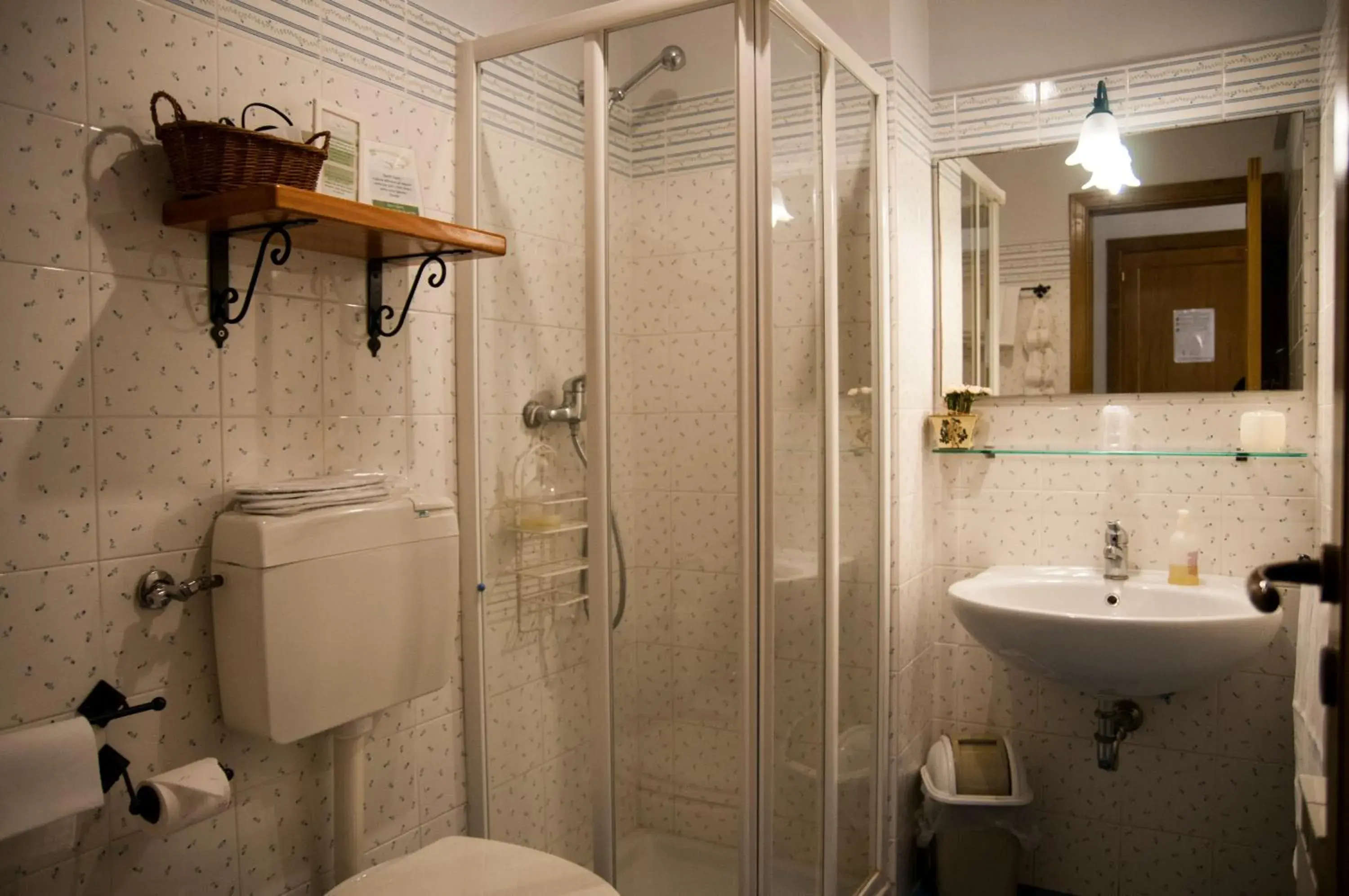 Comfort Double or Twin Room in Antico Borgo Etneo Country Hotel Comfort Double or Twin Room in Antico Borgo Etneo Country Hotel