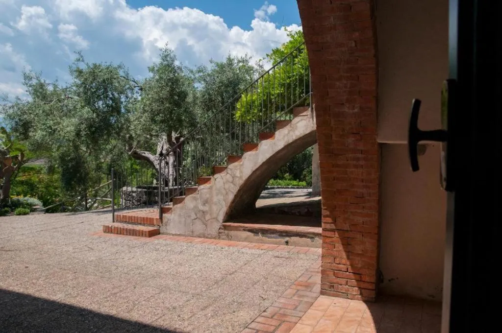 Antico Borgo Etneo Country Hotel