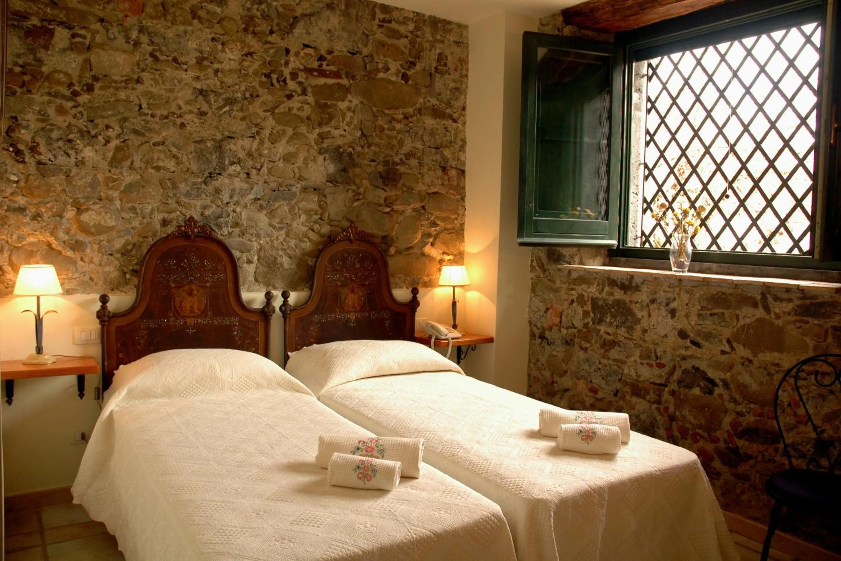 Bed in Antico Borgo Etneo Country Hotel