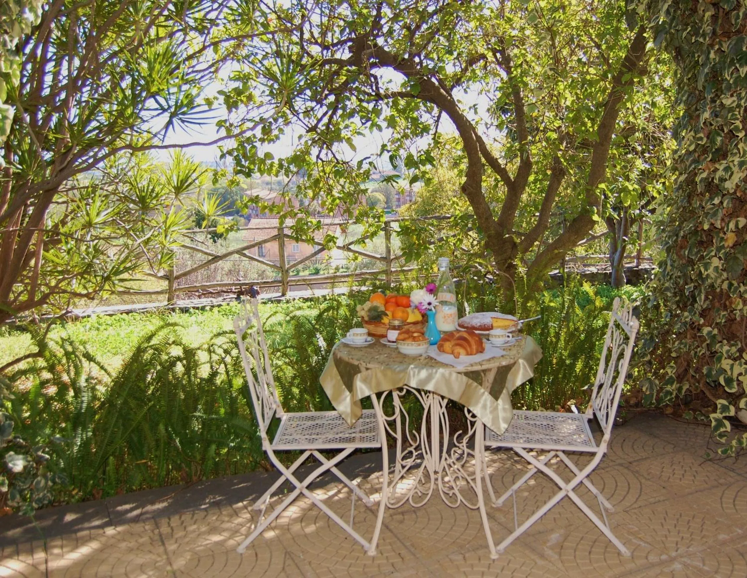 Garden in Antico Borgo Etneo Country Hotel