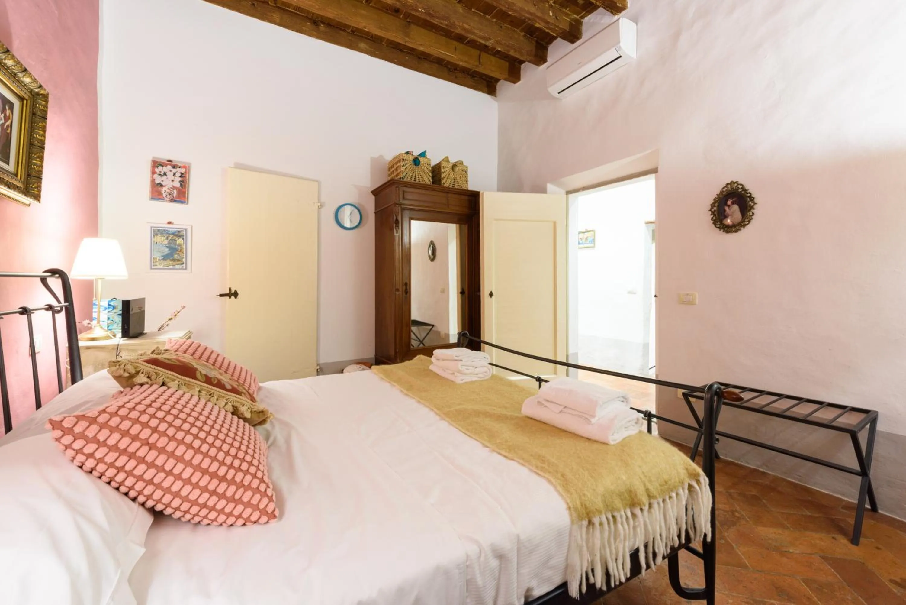 Bed in Santo Spirito Dream by Mmega