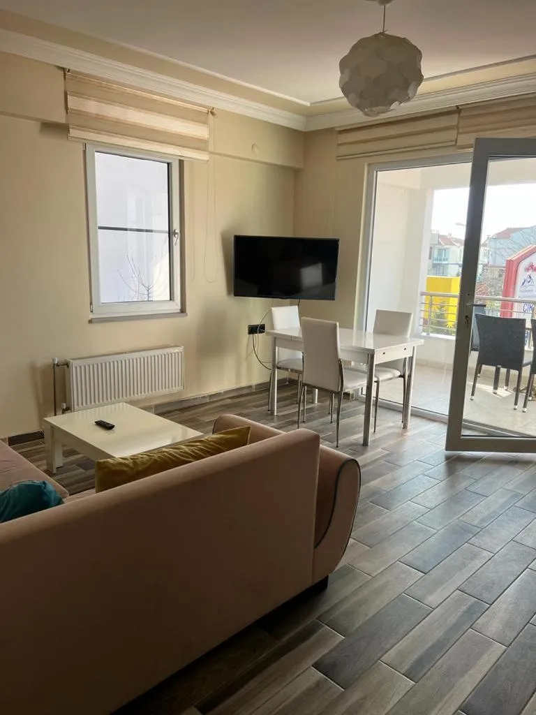 Seating area in çırpan apart otel