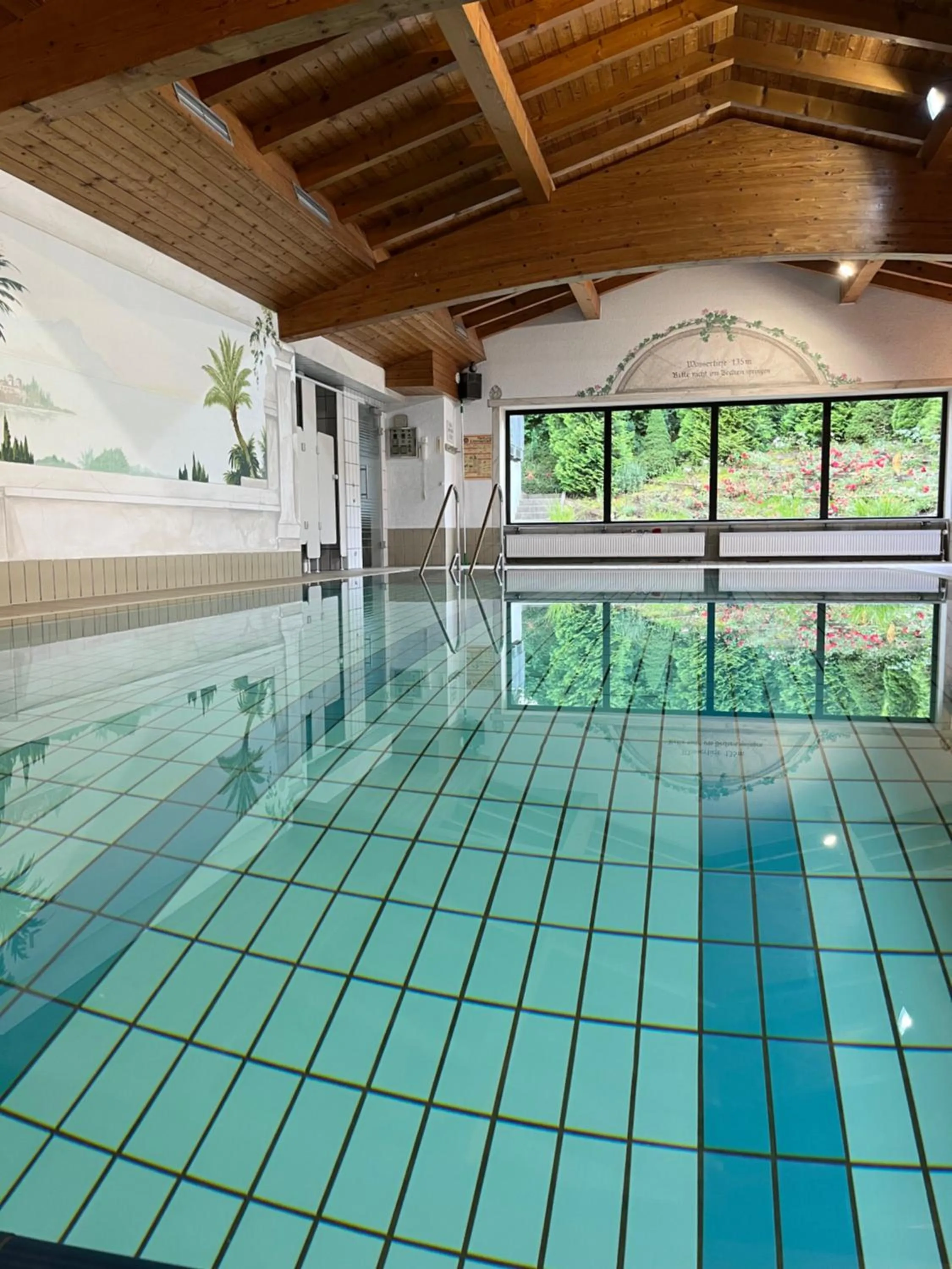 Swimming pool in Hotel Sonnenhof 3-Sterne-Superior