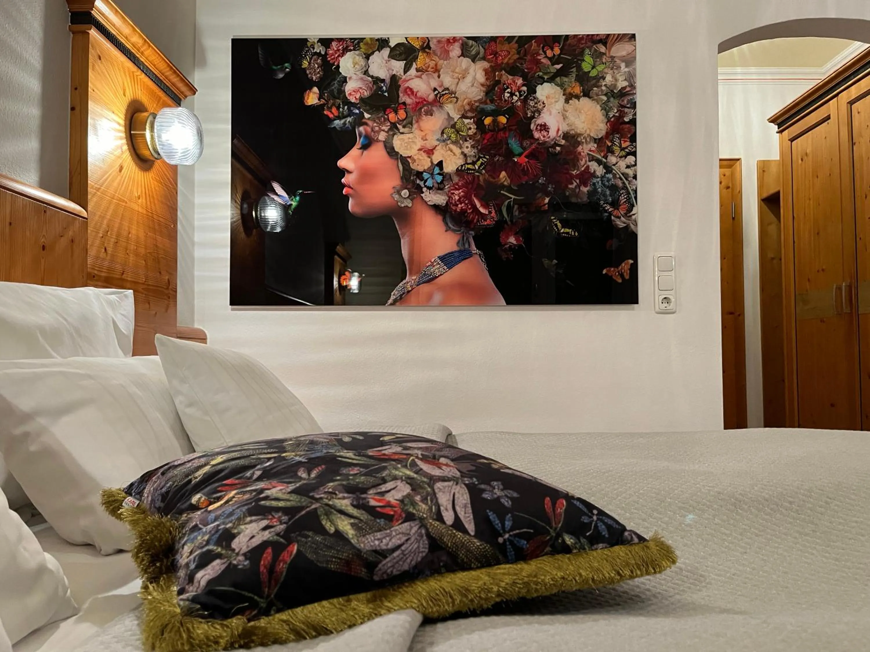 Decorative detail, Bed in Hotel Sonnenhof 3-Sterne-Superior