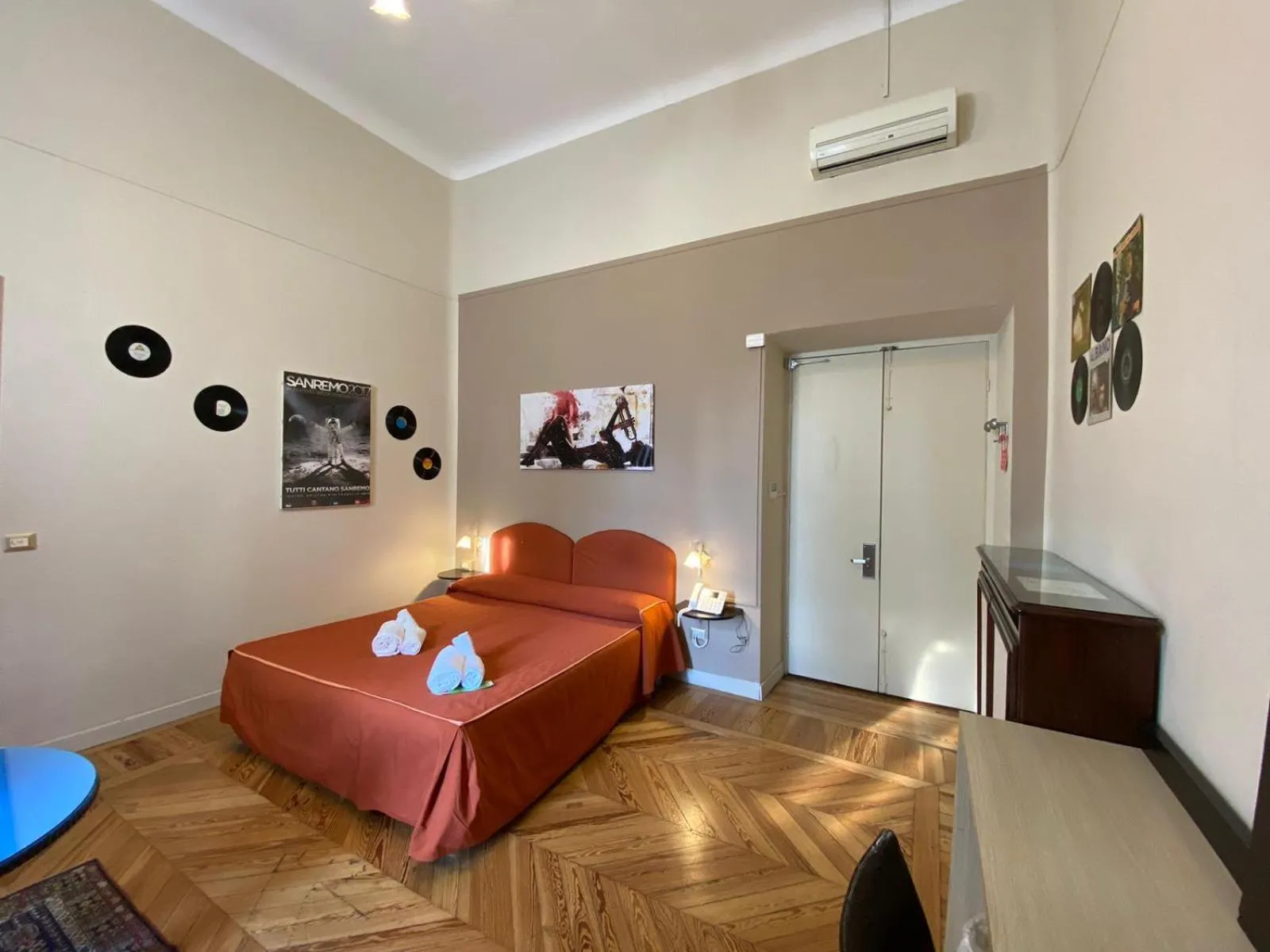 Bed in Hotel Morandi