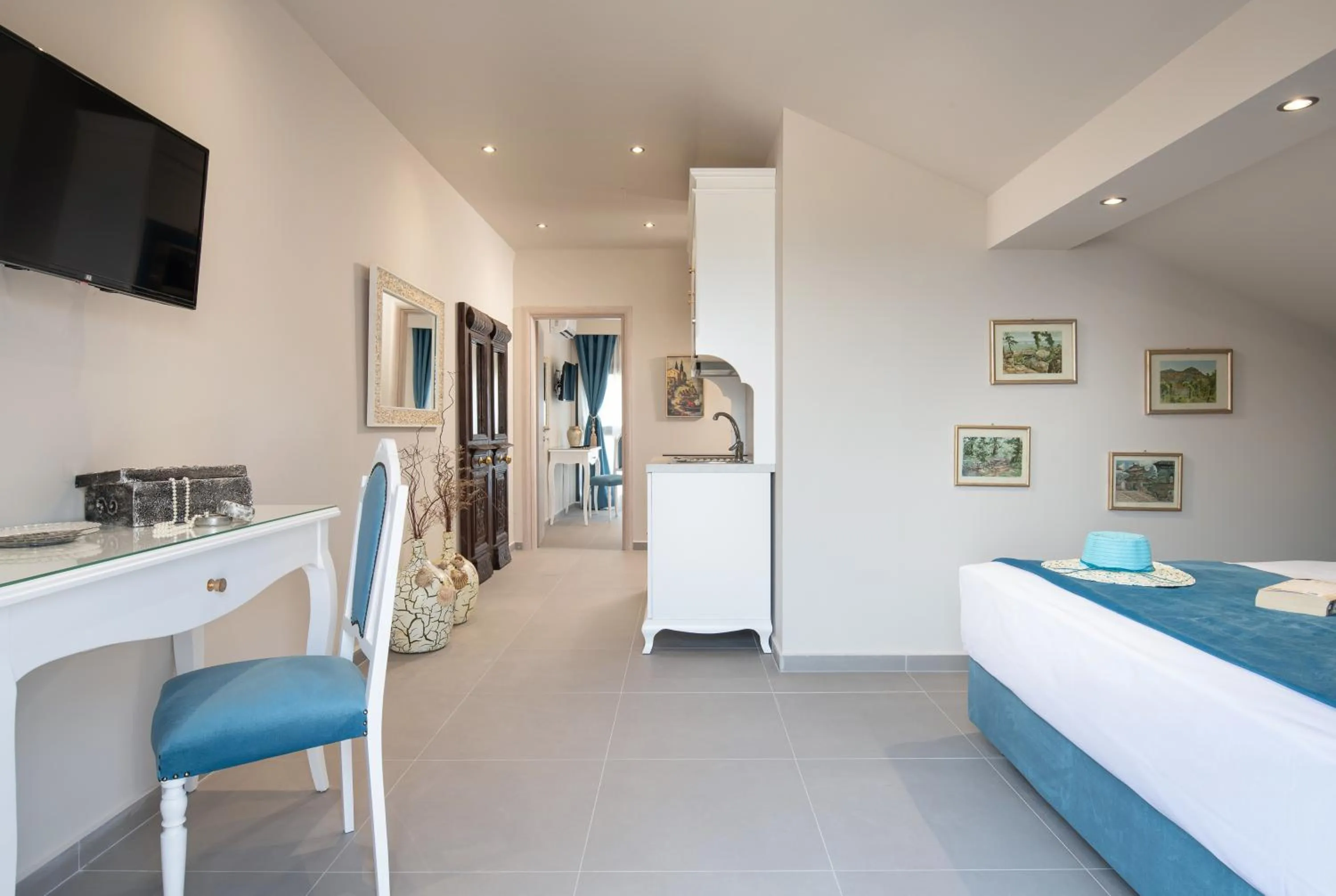 Photo of the whole room, Bed in Mykoniatika Villas