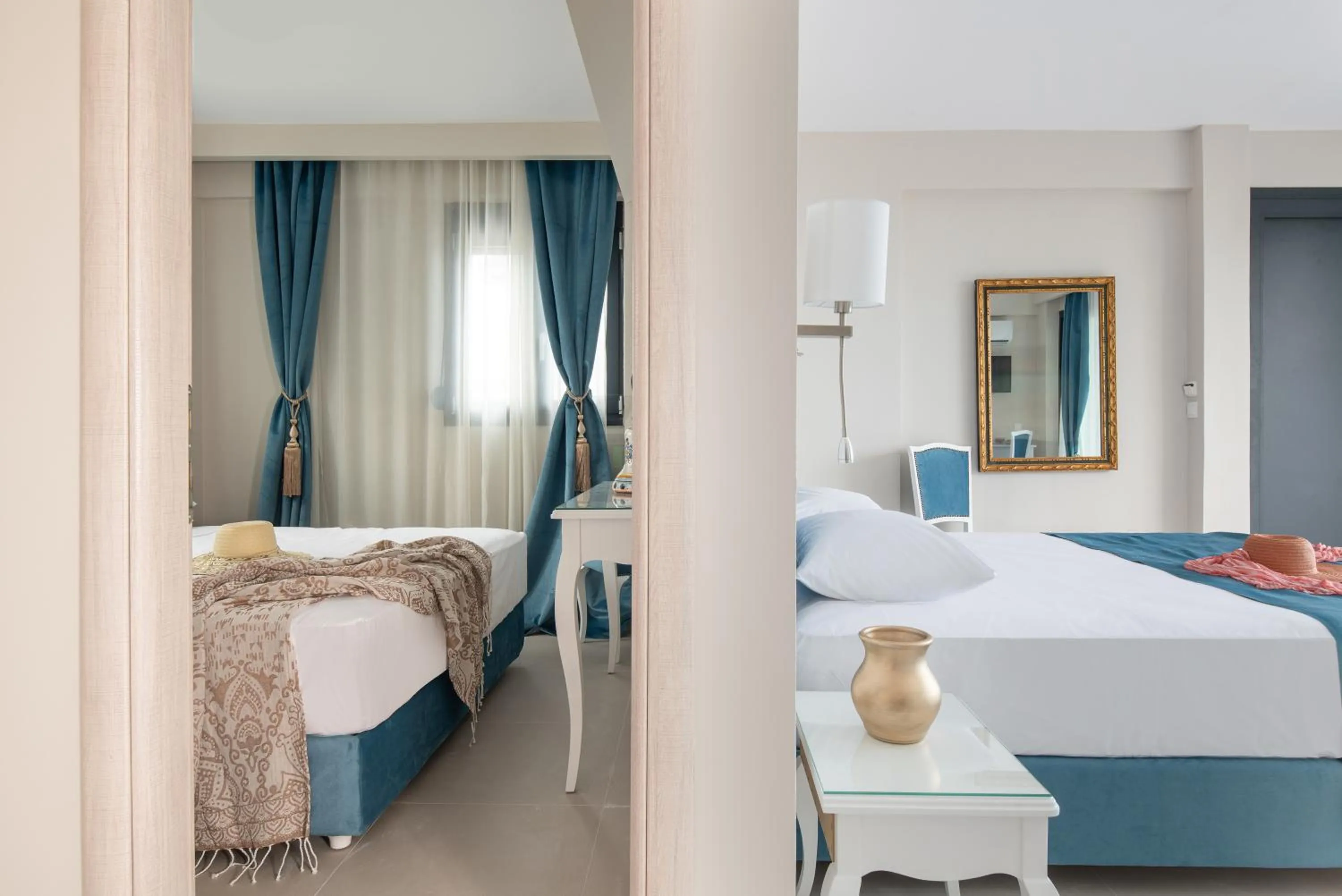 Photo of the whole room, Bed in Mykoniatika Villas