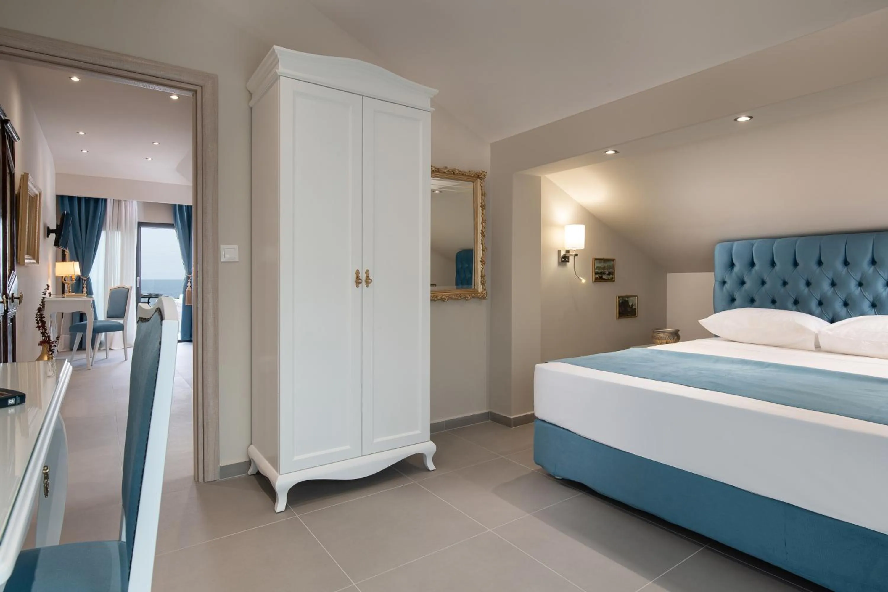 Bed in Mykoniatika Villas