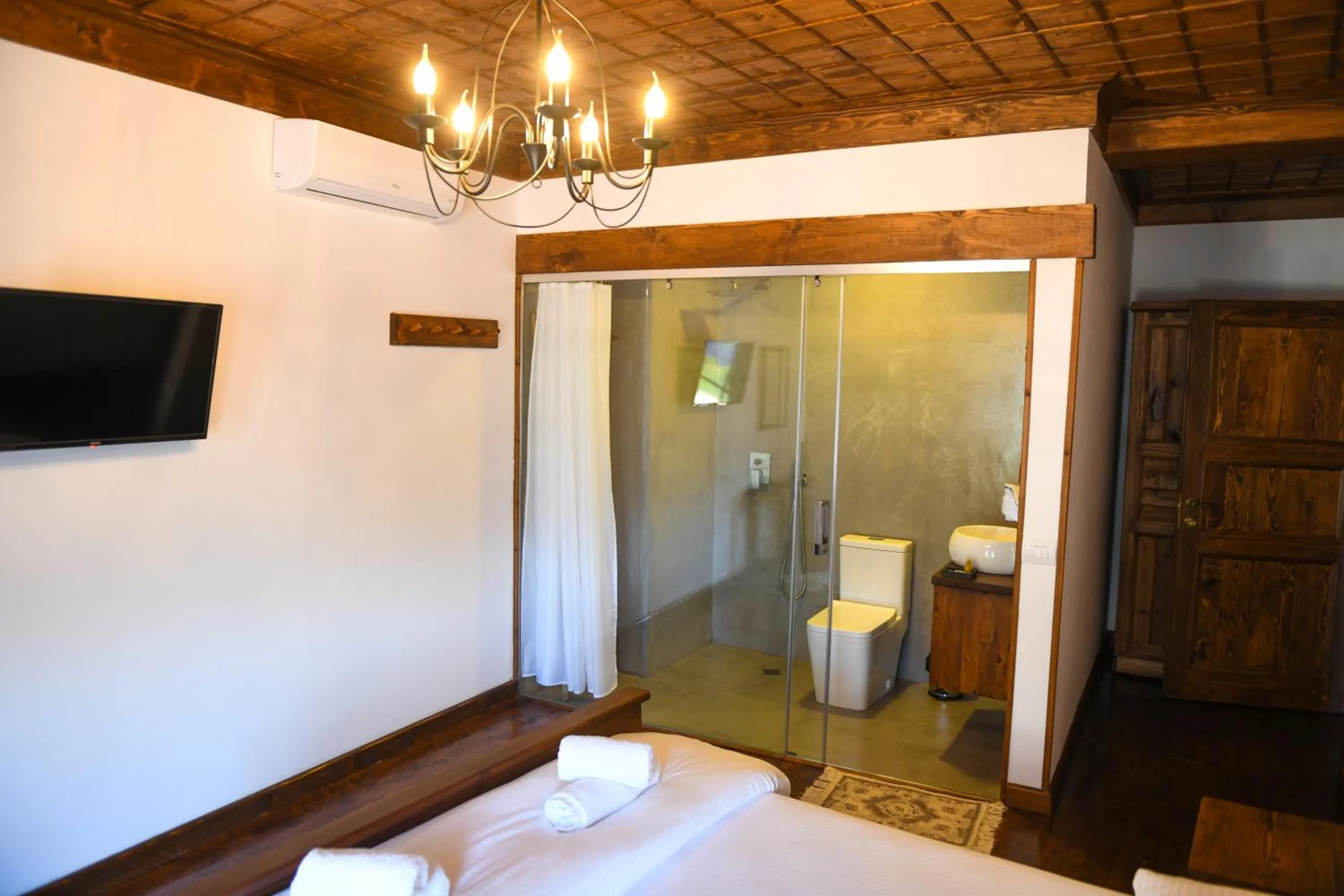 Shower in Anhel Hotel