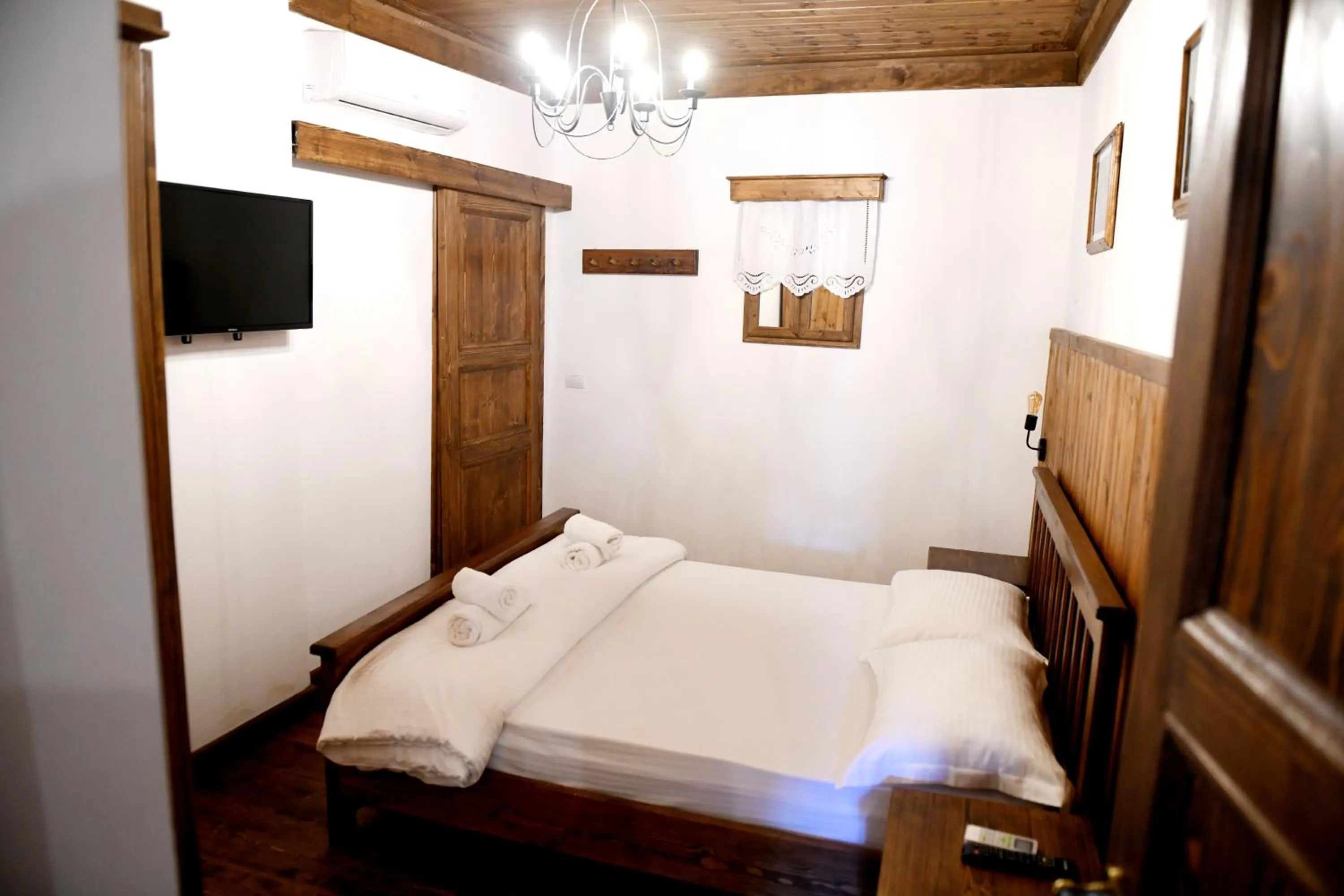 Communal lounge/ TV room in Anhel Hotel