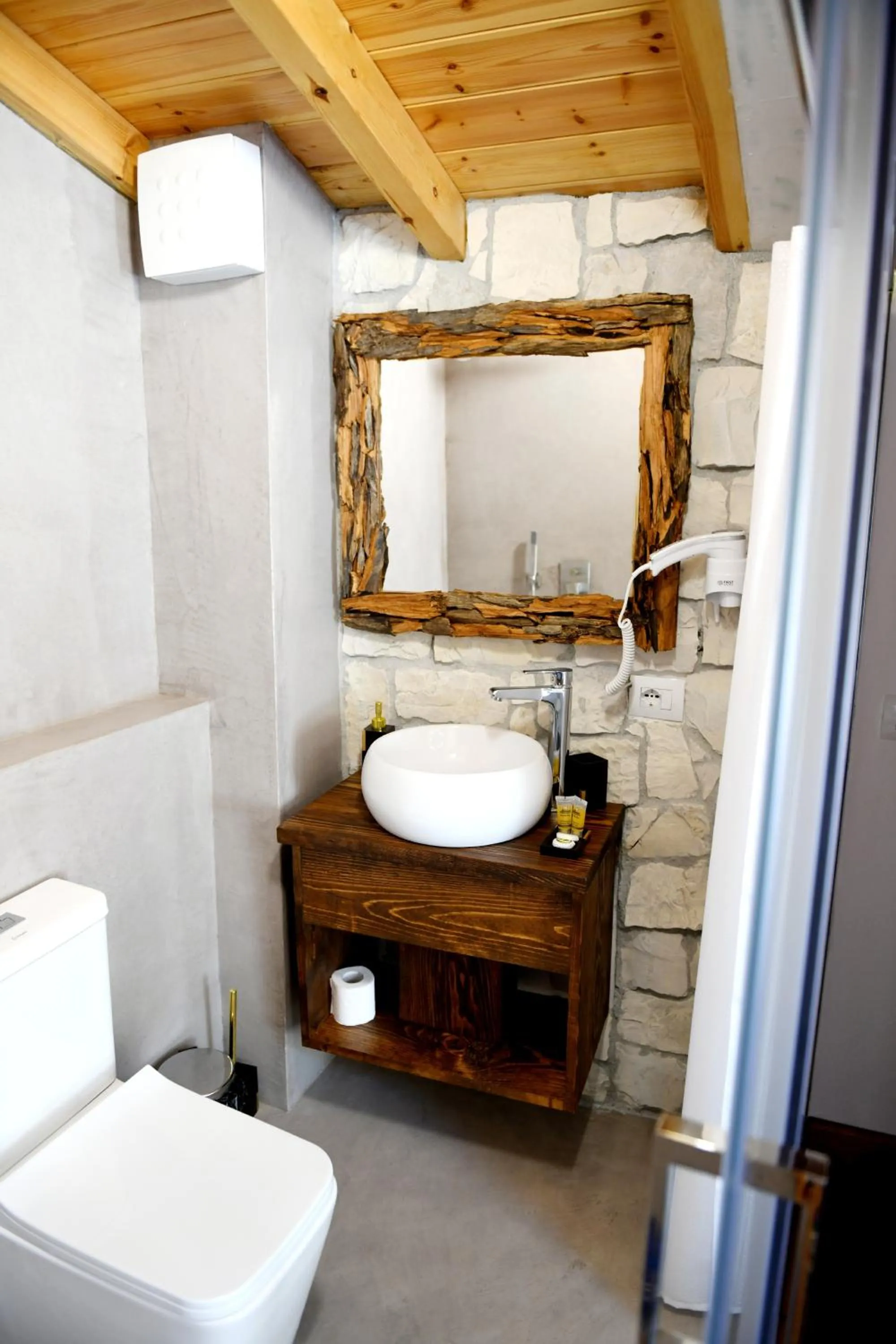 Shower in Anhel Hotel