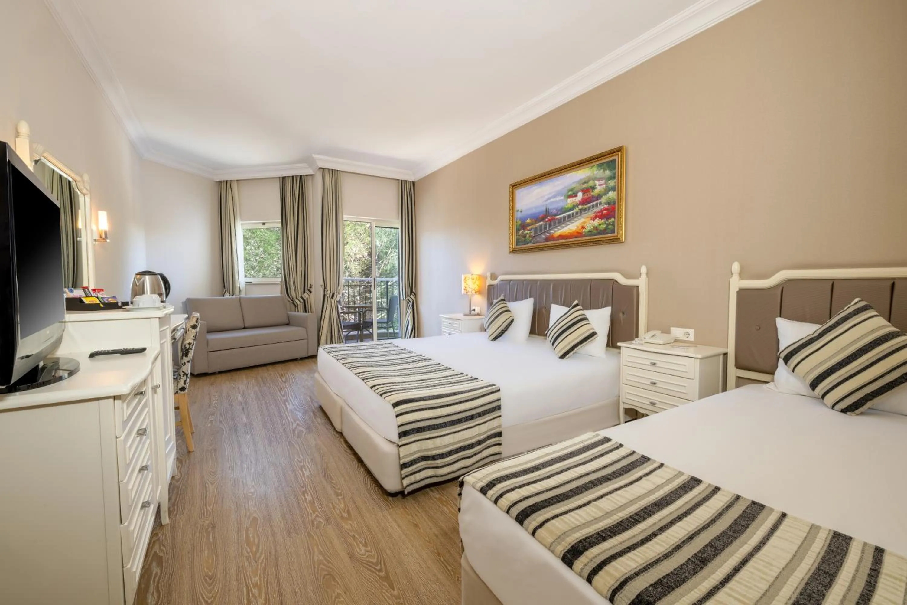 TV and multimedia, Bed in Crystal Tat Beach Pearl Collection - Ultimate All Inclusive