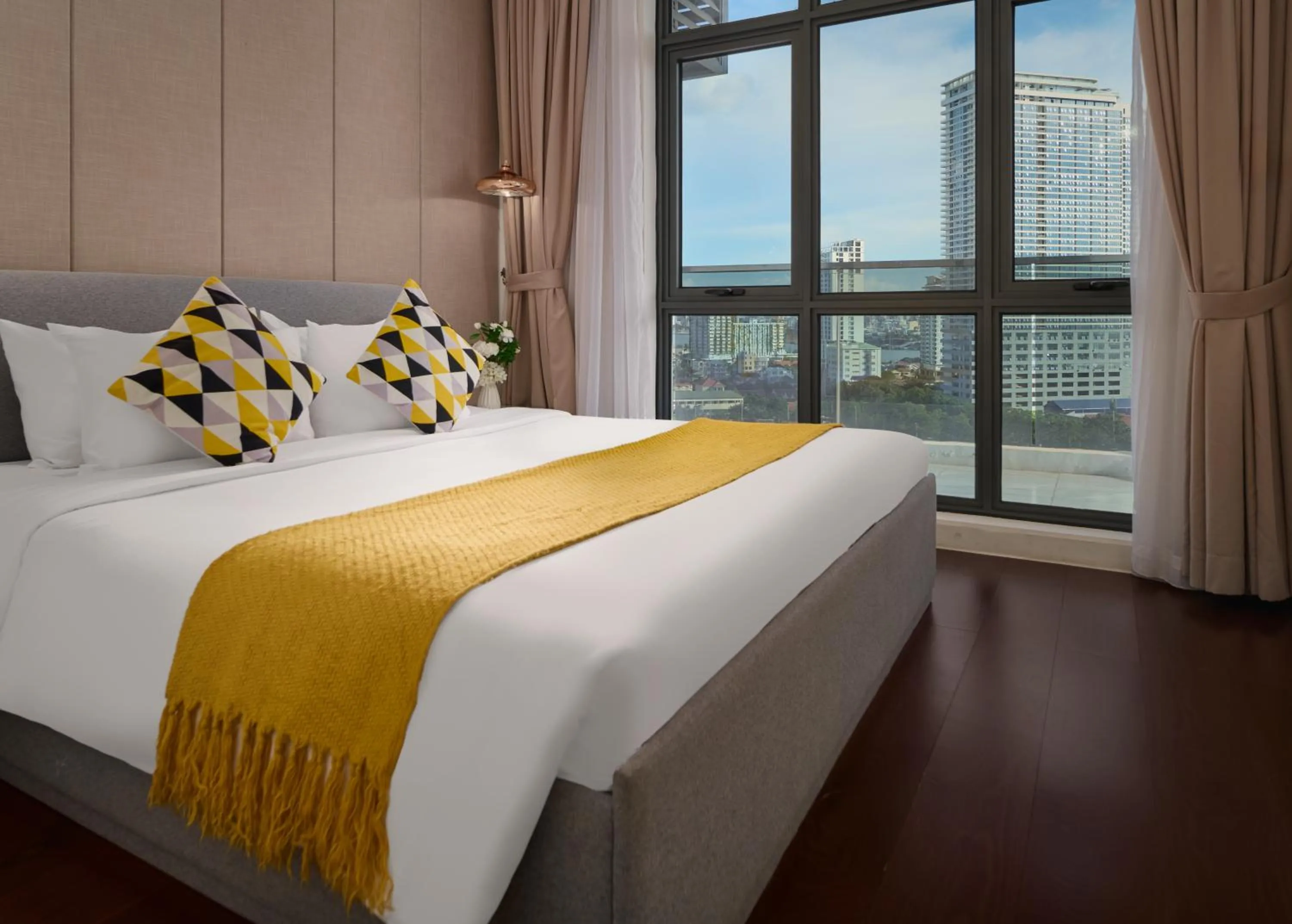 Bedroom, Bed in The Peninsula Phnom Penh