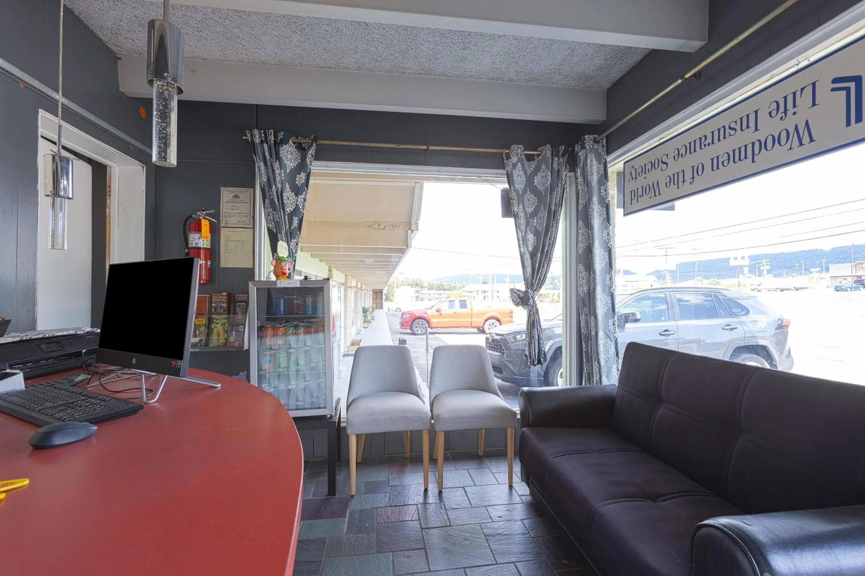 Lobby or reception in Sonrise Inn Lincoln Hwy By OYO