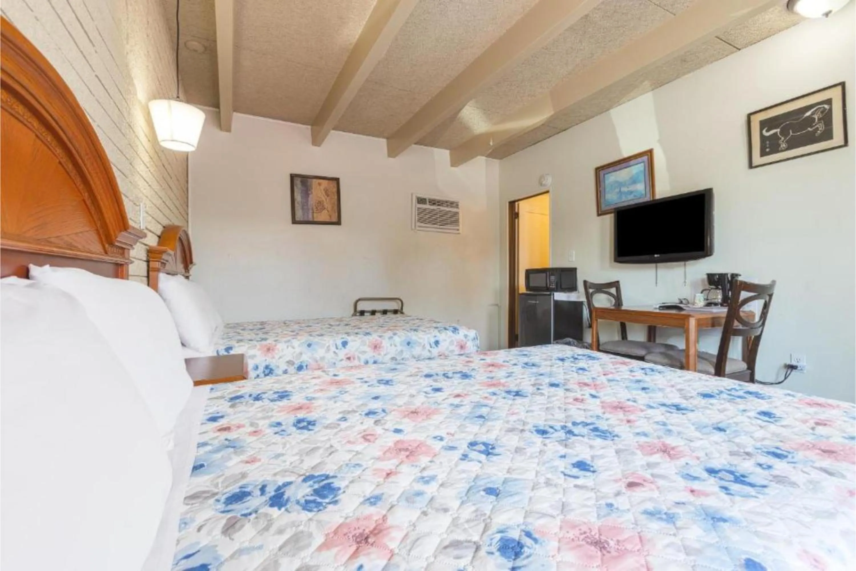 Bedroom, Bed in Sonrise Inn Lincoln Hwy By OYO