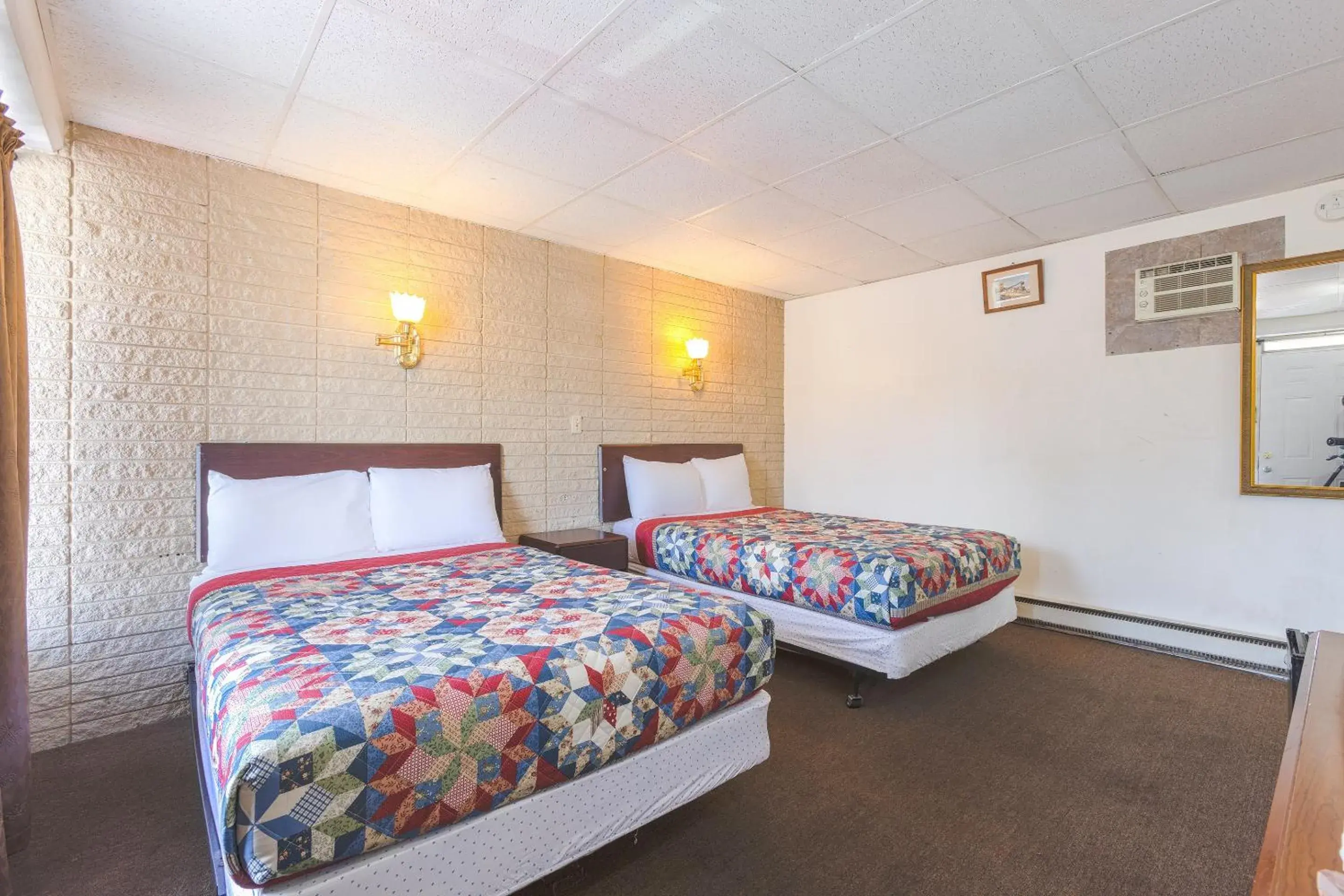 Double Room with Two Double Beds in Sonrise Inn Lincoln Hwy By OYO Double Room with Two Double Beds in Sonrise Inn Lincoln Hwy By OYO